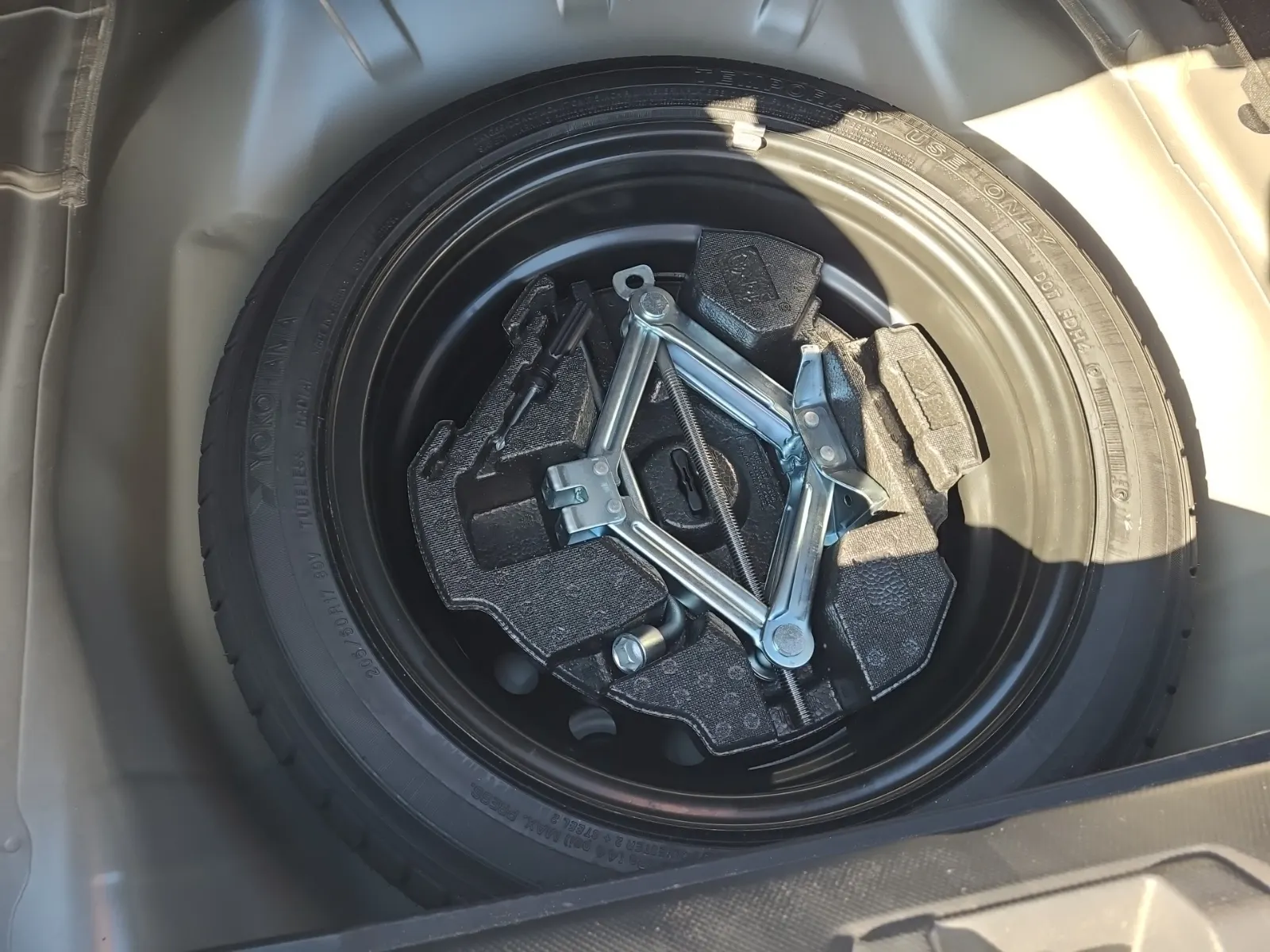 Spare Tire & Wheel Photo