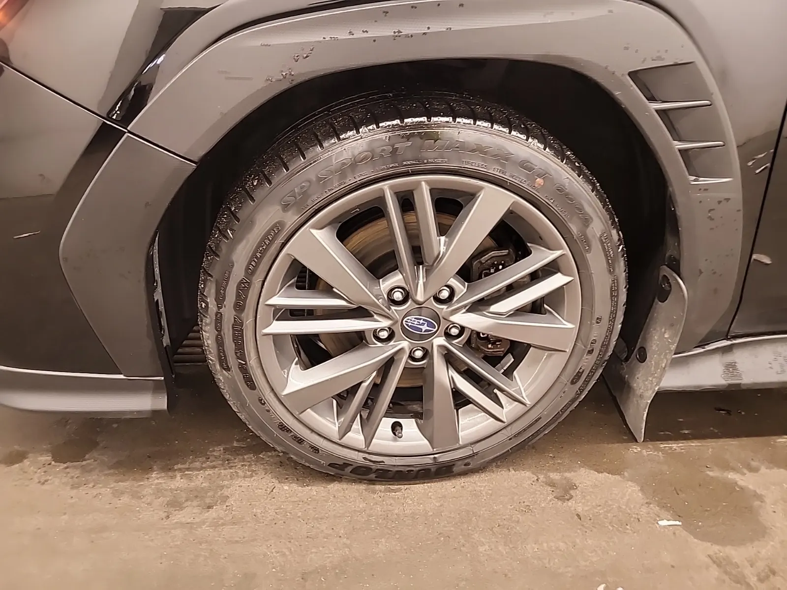 Front driver wheel/tire photo