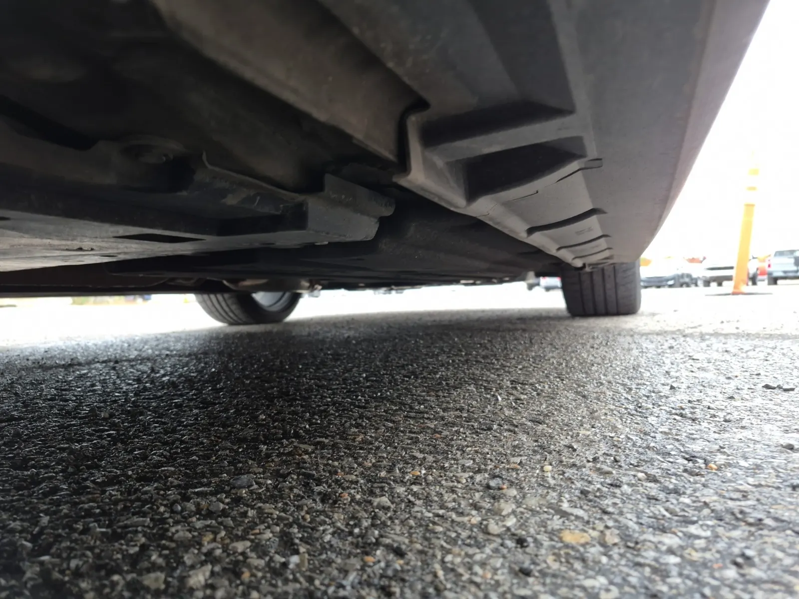 Undercarriage - Passenger Photo