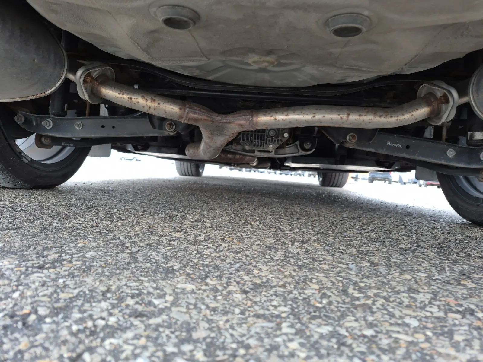 Undercarriage - Rear Photo