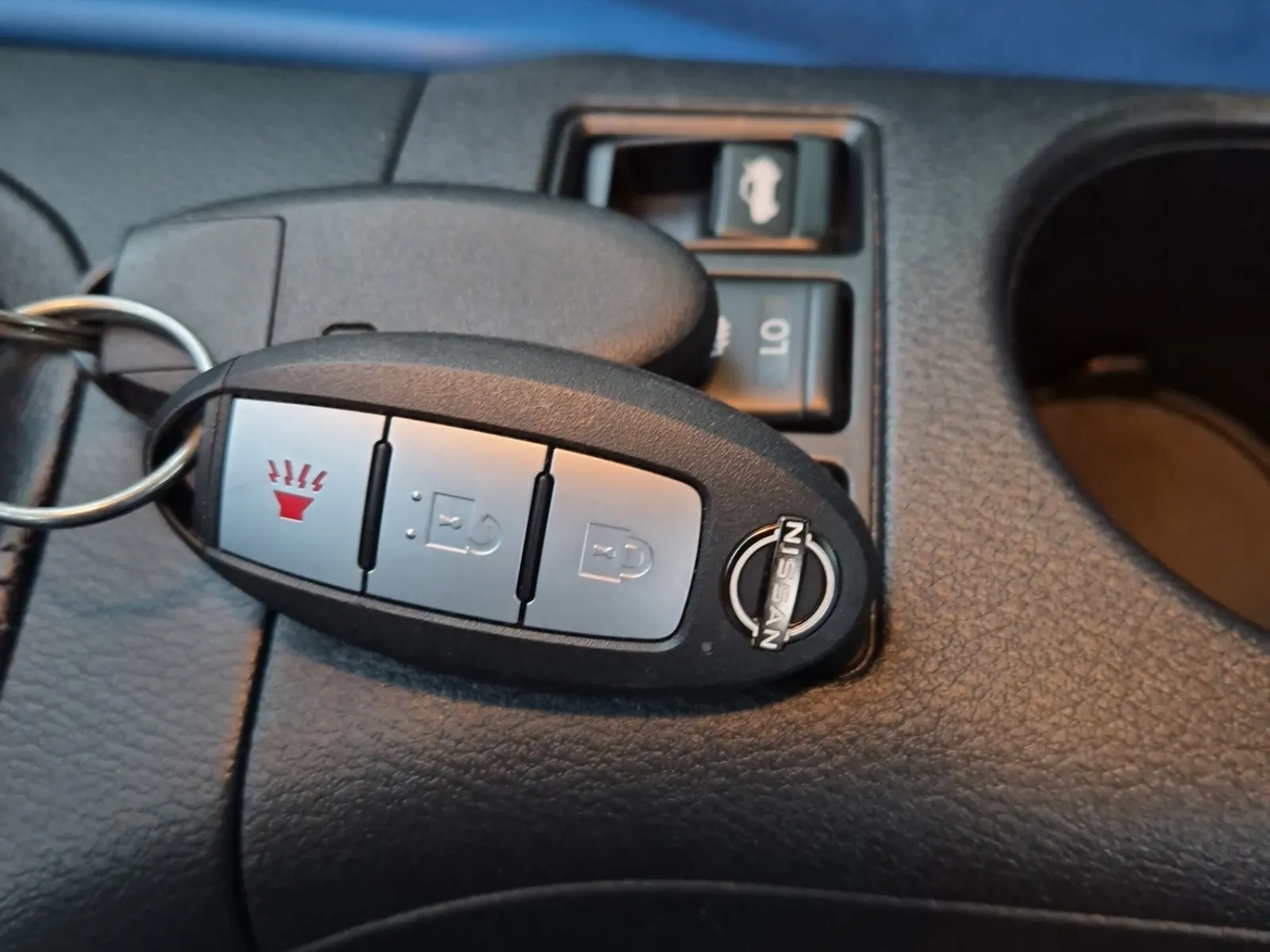 Keys/Fobs/Manual Photo