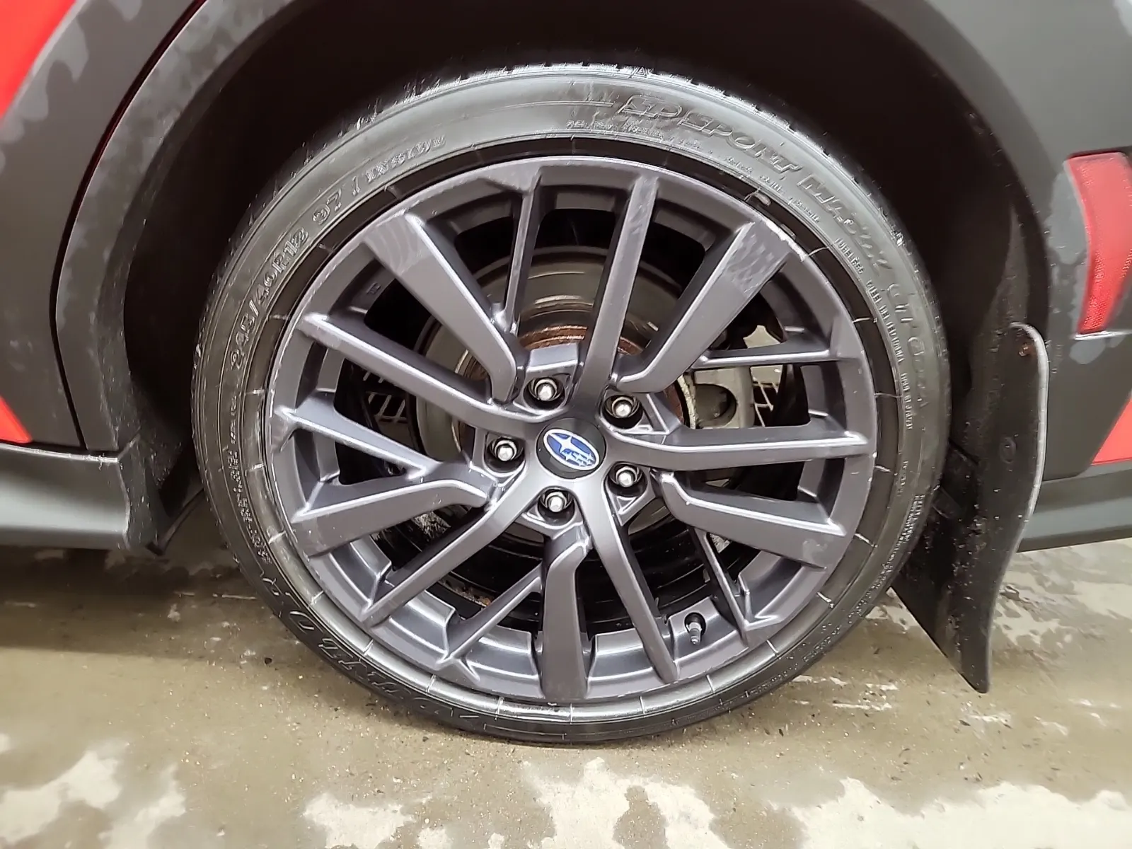 Left Rear Wheel/Tire Photo
