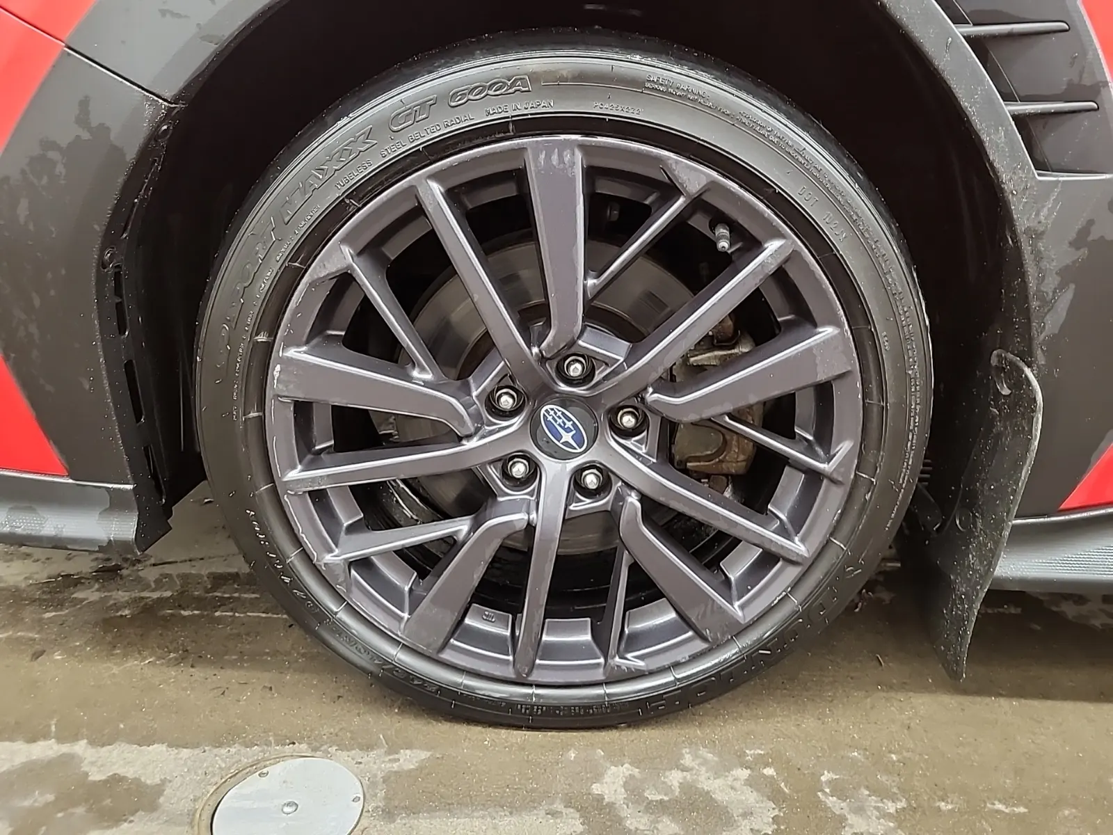 Front driver wheel/tire photo
