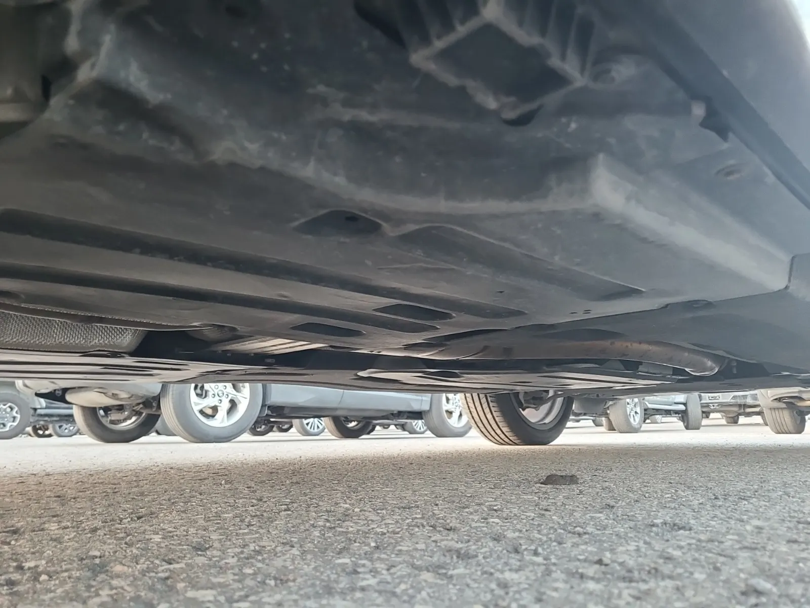 Undercarriage - Passenger Photo