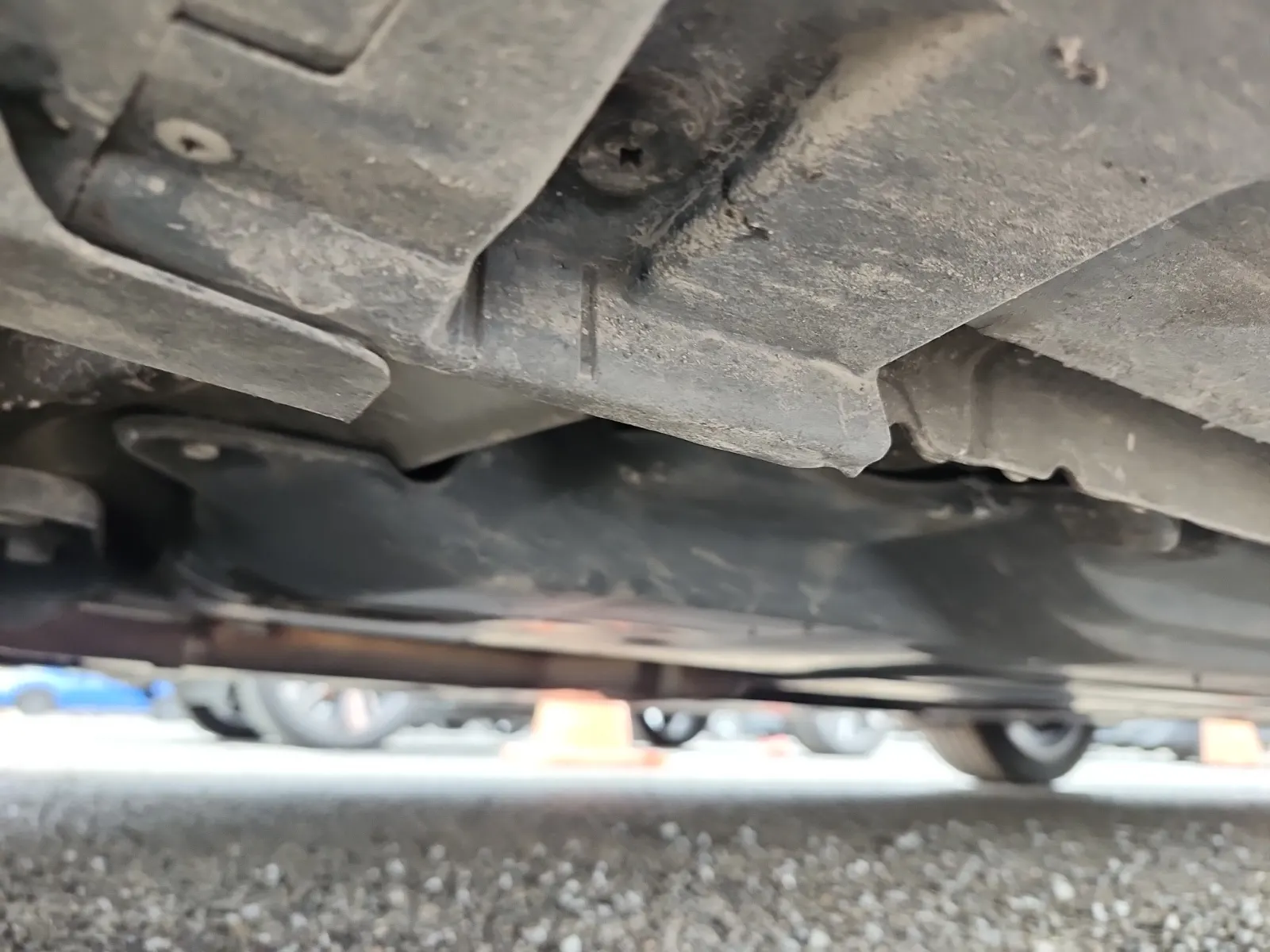 Undercarriage - Driver Photo
