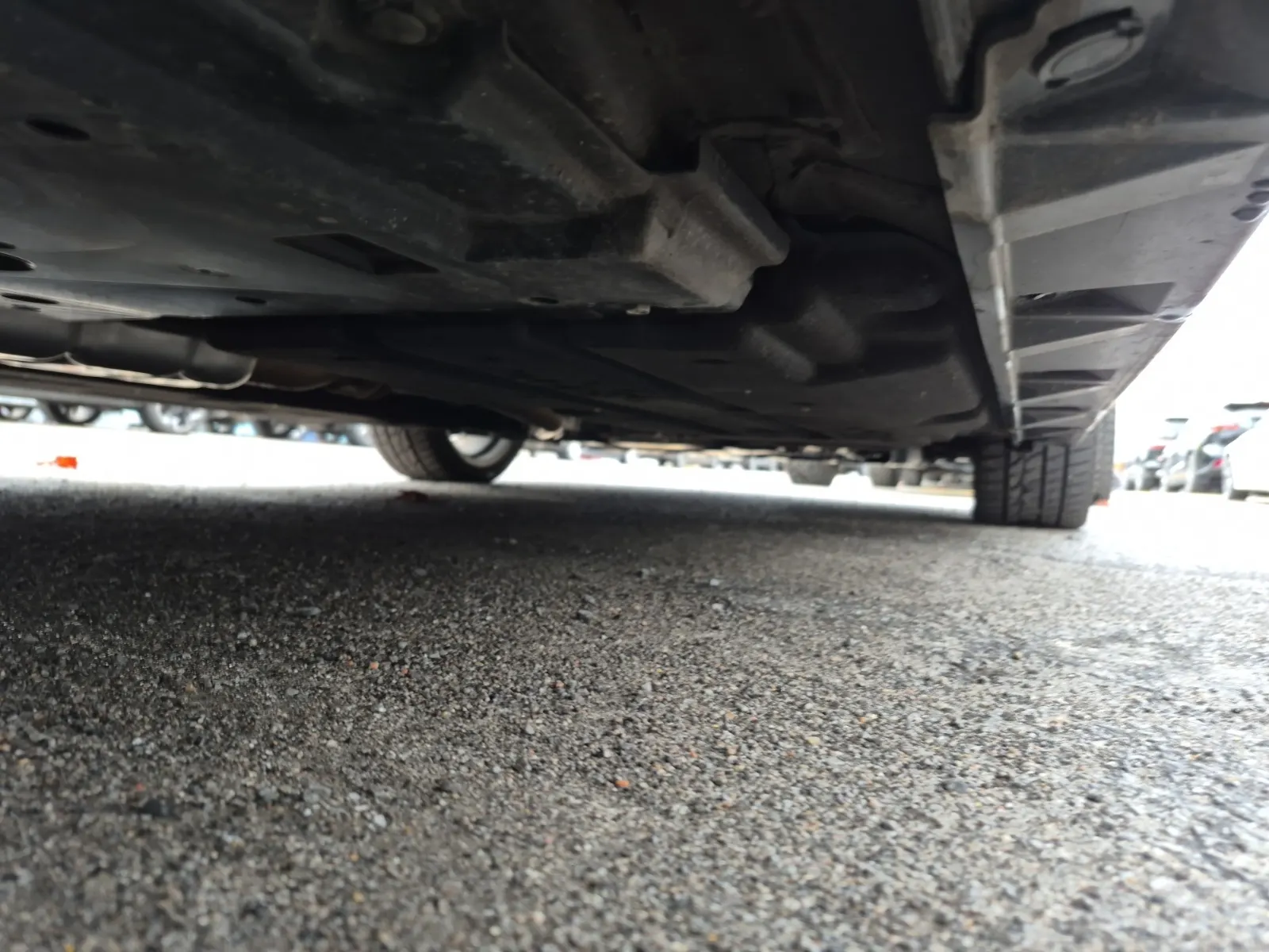 Undercarriage - Passenger Photo