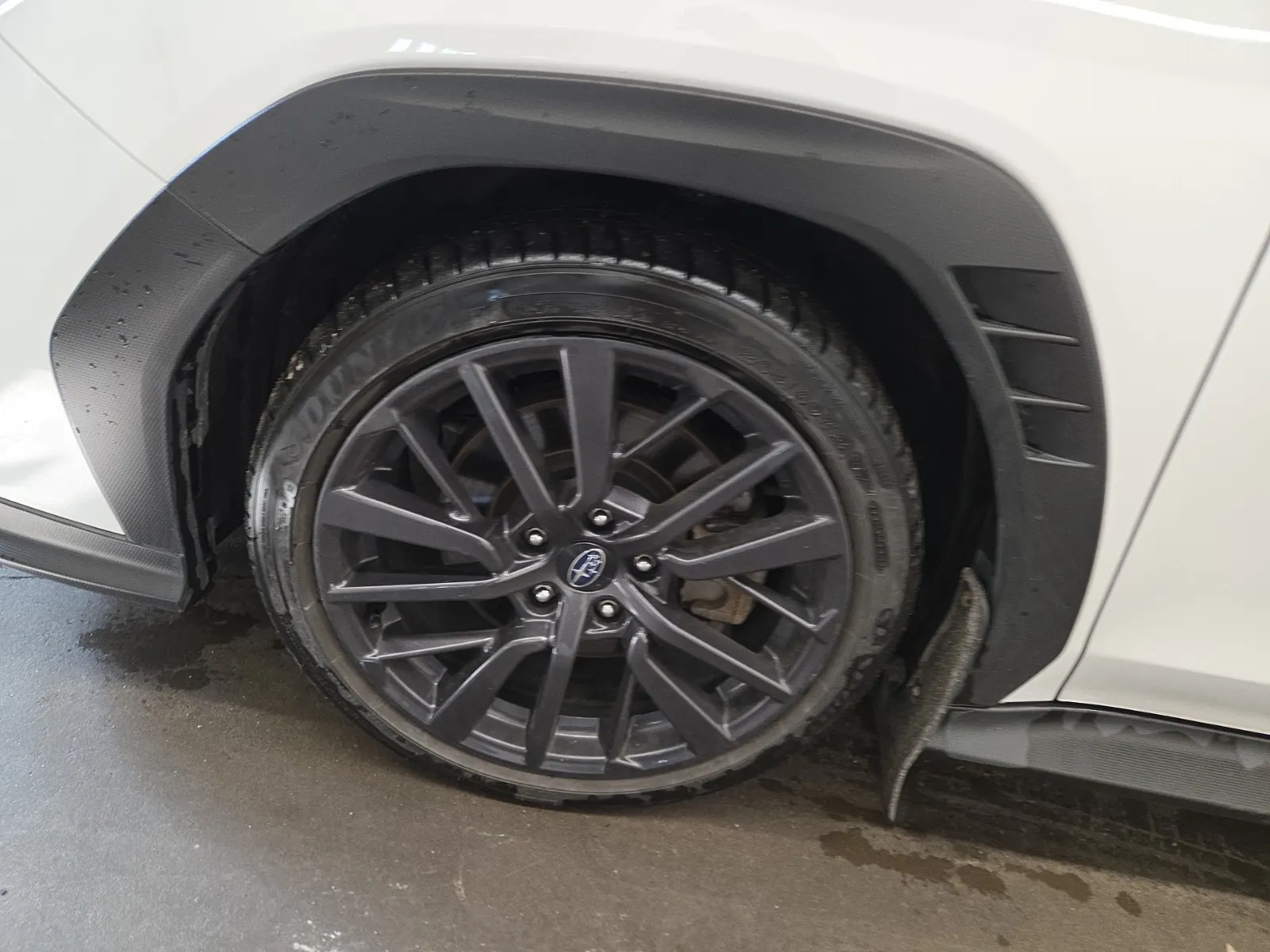 Front driver wheel/tire photo