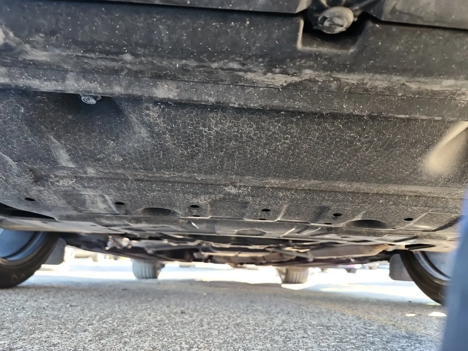 Undercarriage - Front Photo