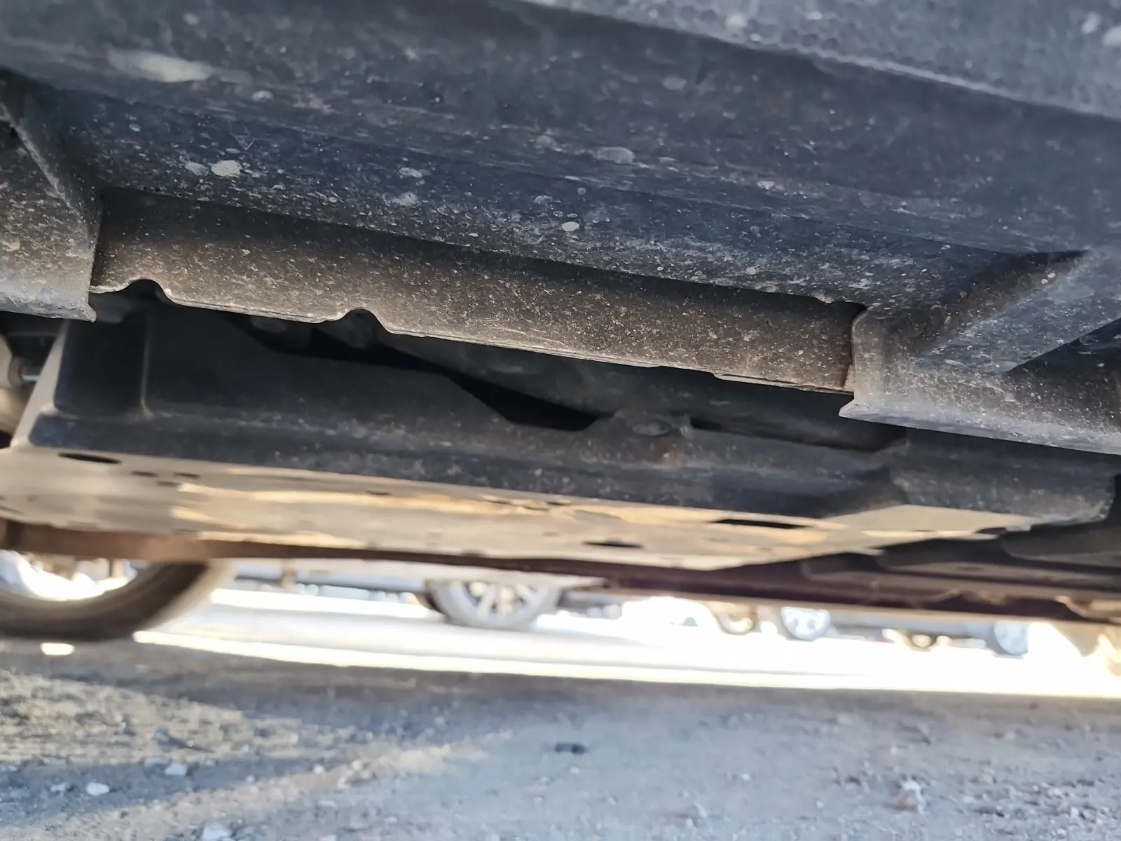 Undercarriage - Passenger Photo