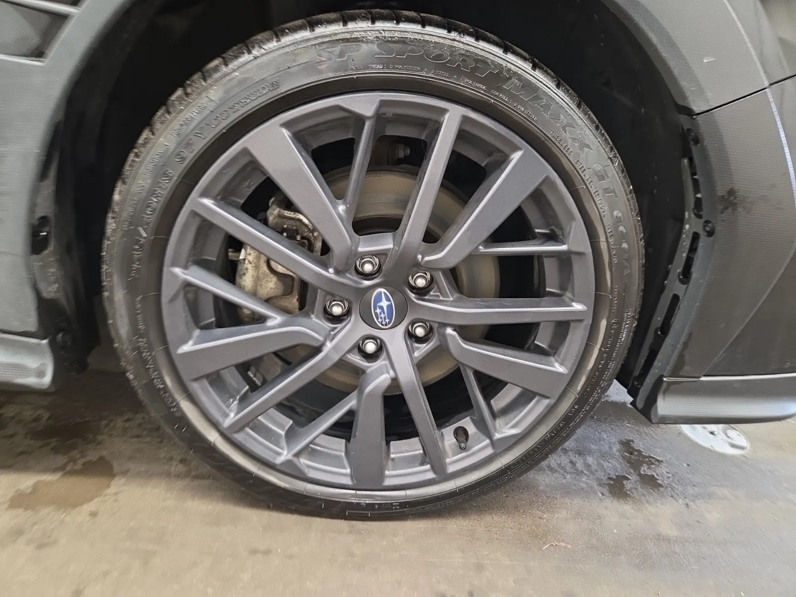 Right Front Wheel/Tire Photo