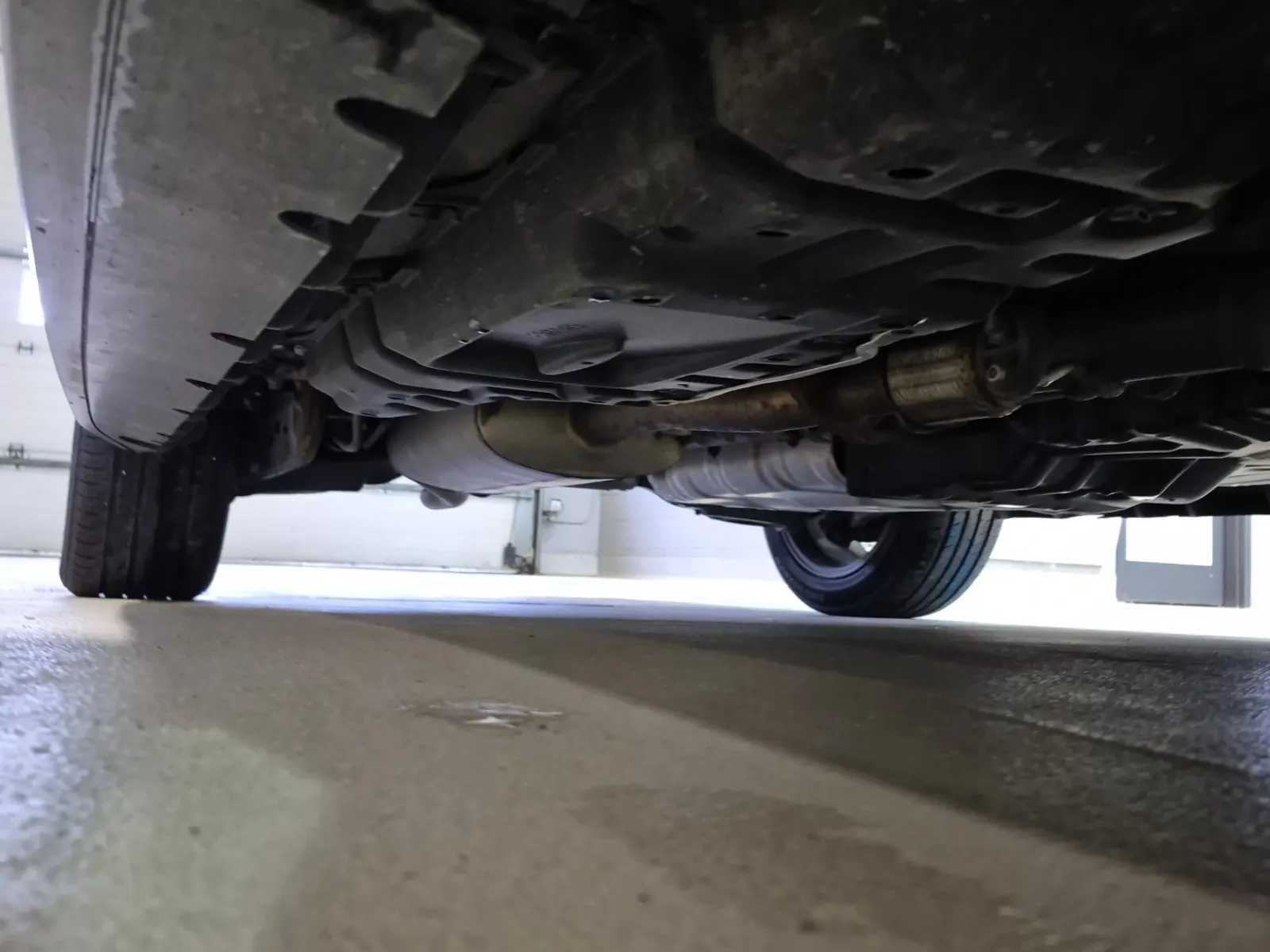 Undercarriage - Passenger Photo