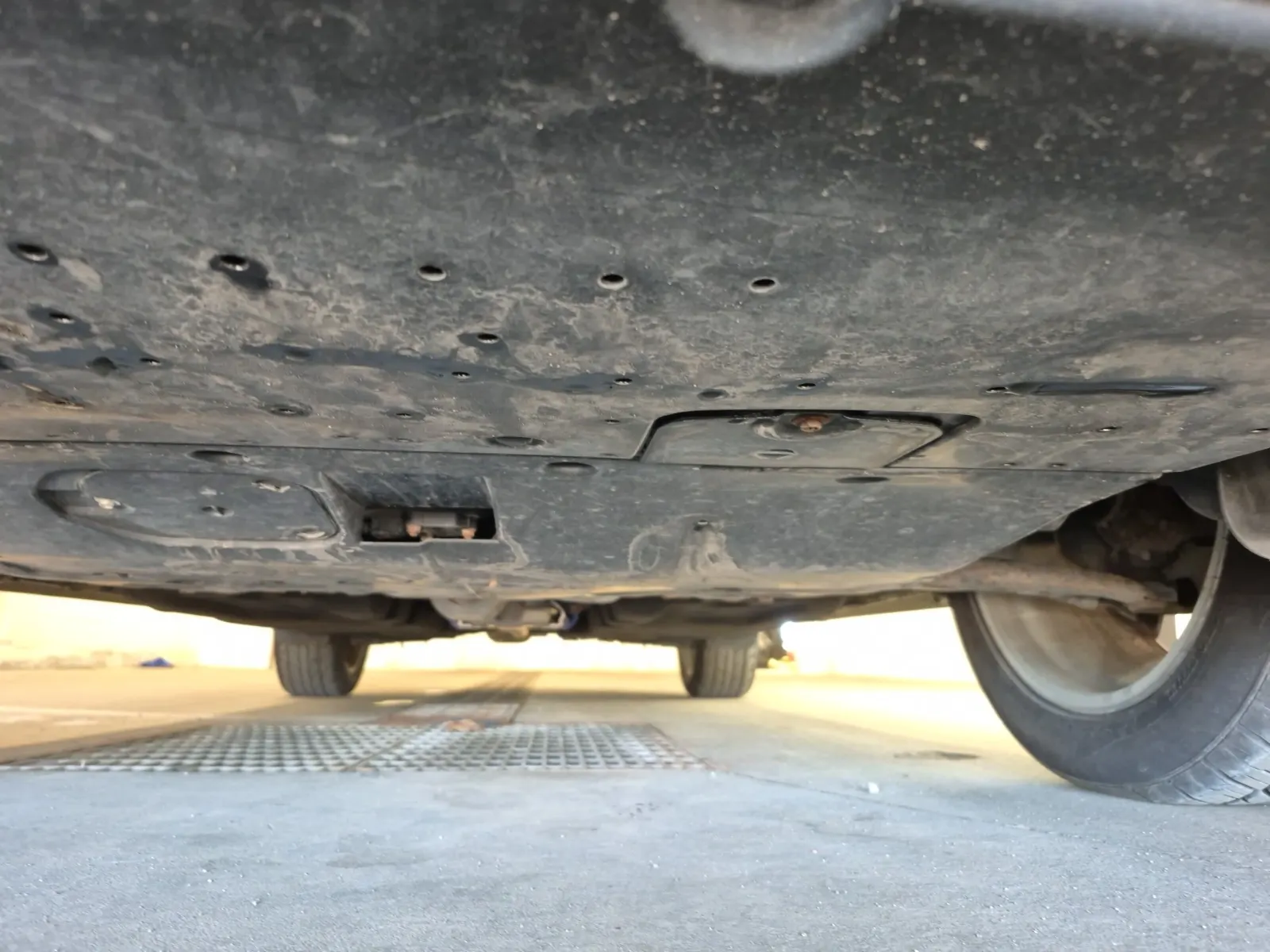 Undercarriage - Front Photo