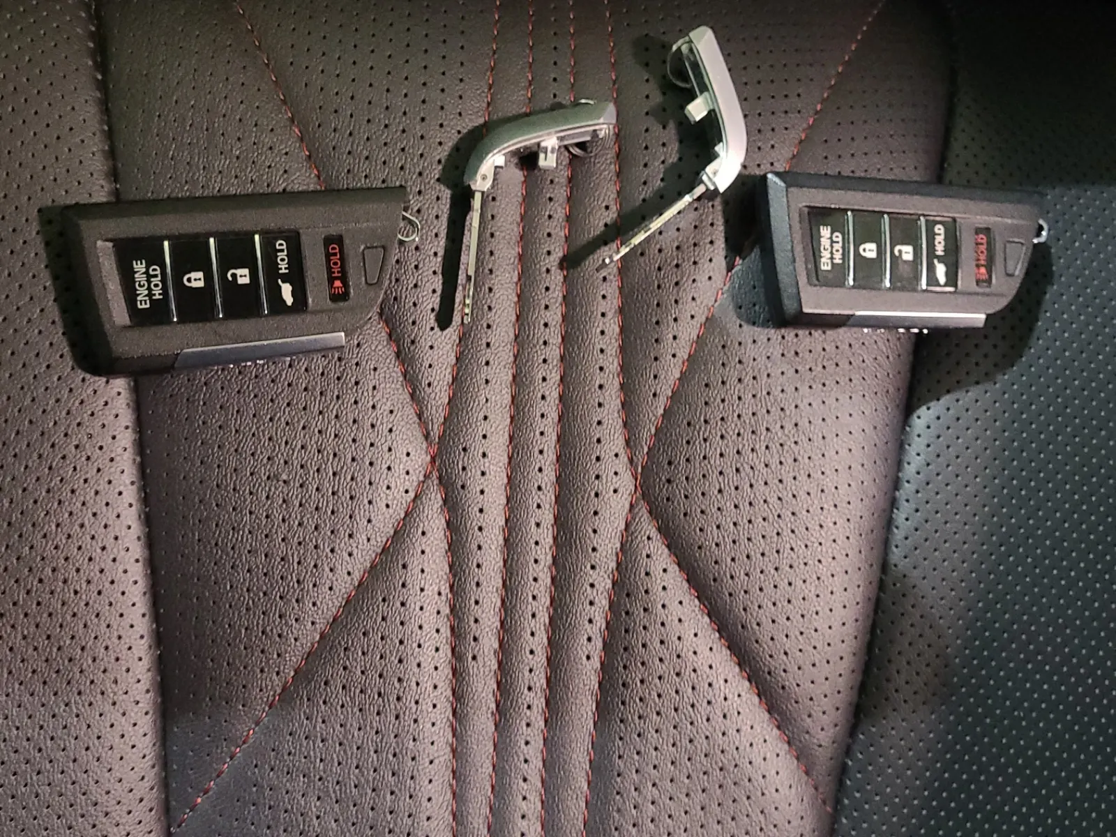 Keys/Fobs/Manual Photo
