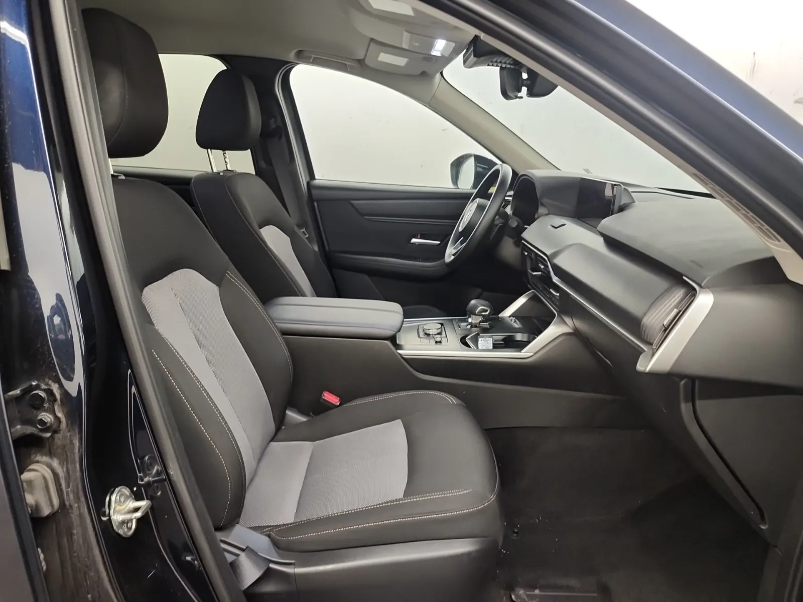 Right Side Interior Photo