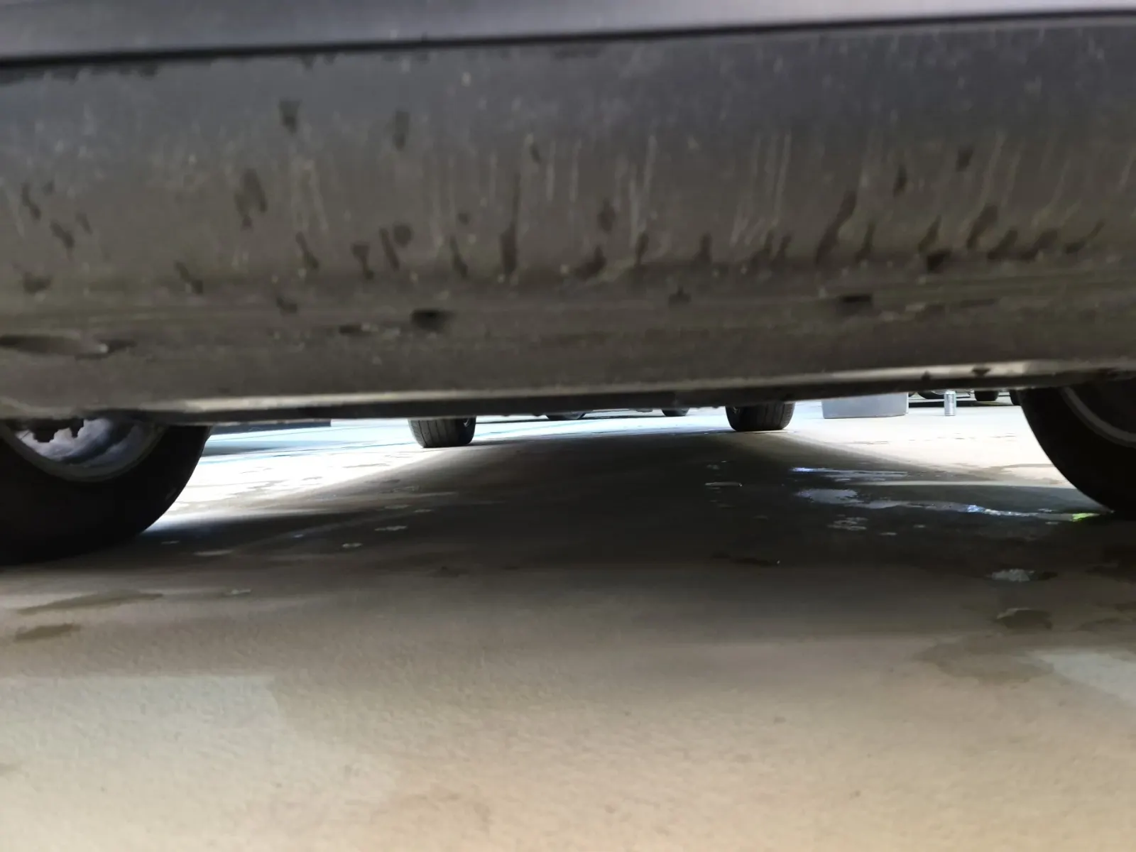 Undercarriage - Front Photo