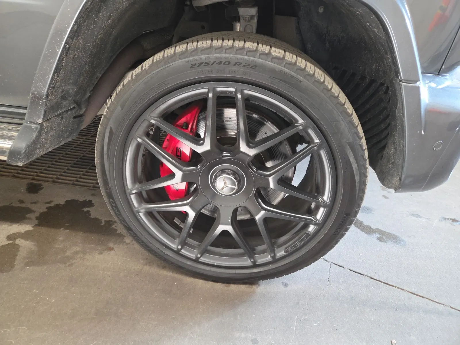 Right Front Wheel/Tire Photo