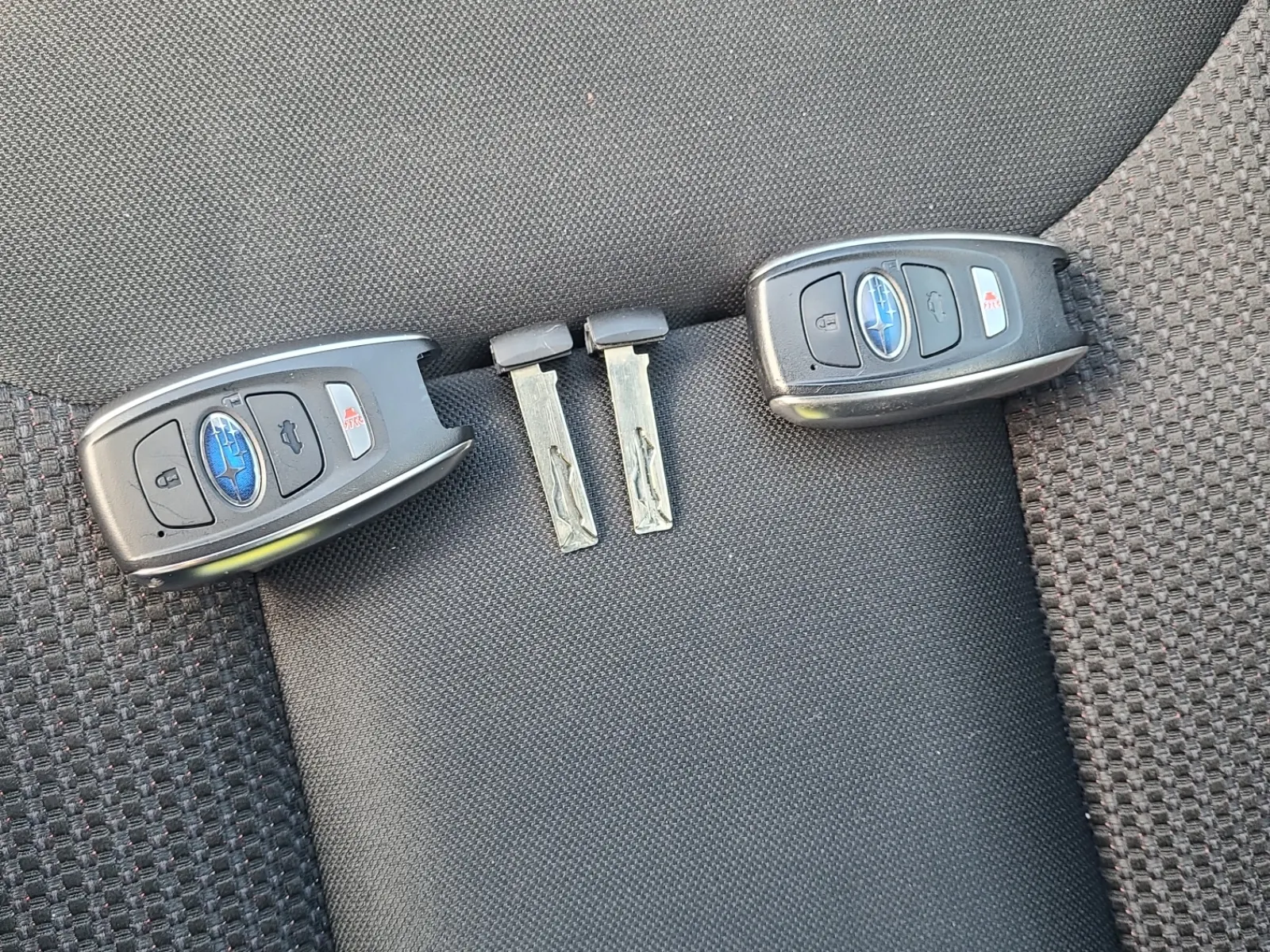 Keys/Fobs/Manual Photo