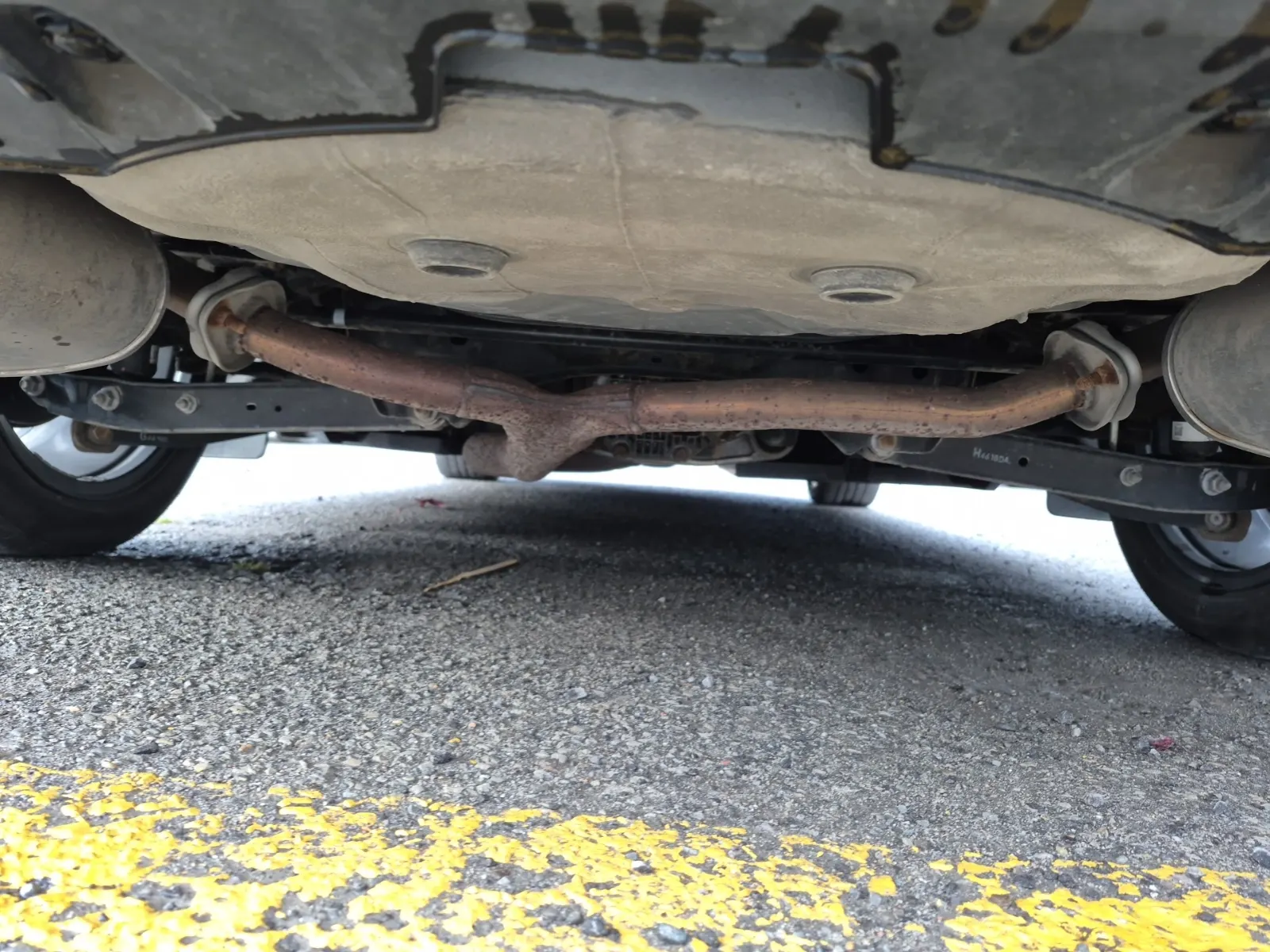 Undercarriage - Rear Photo