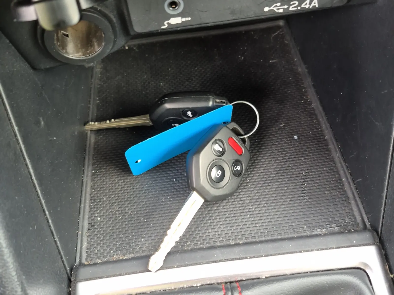 Keys/Fobs/Manual Photo