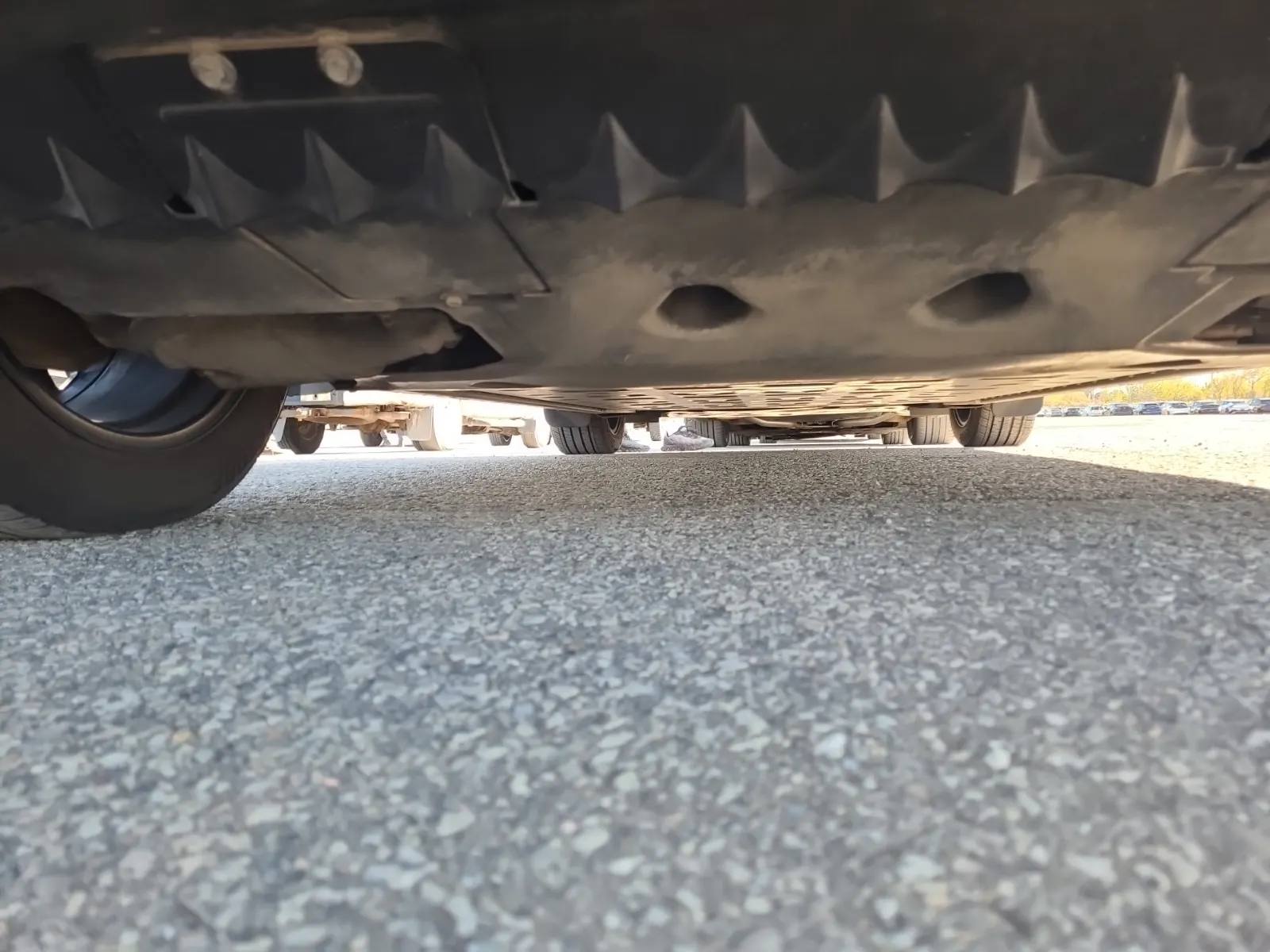 Undercarriage - Rear Photo