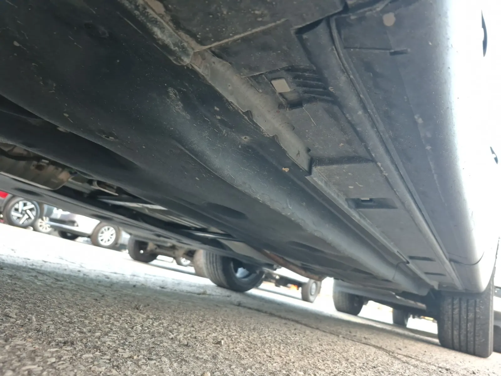 Undercarriage - Driver Photo