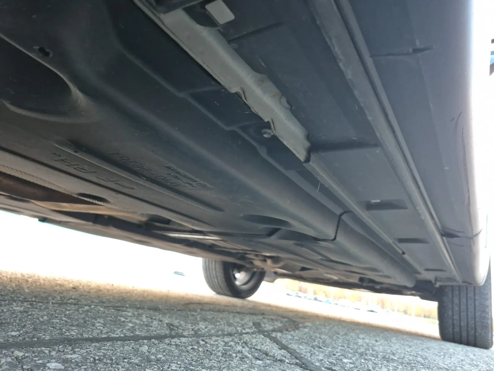 Undercarriage - Passenger Photo