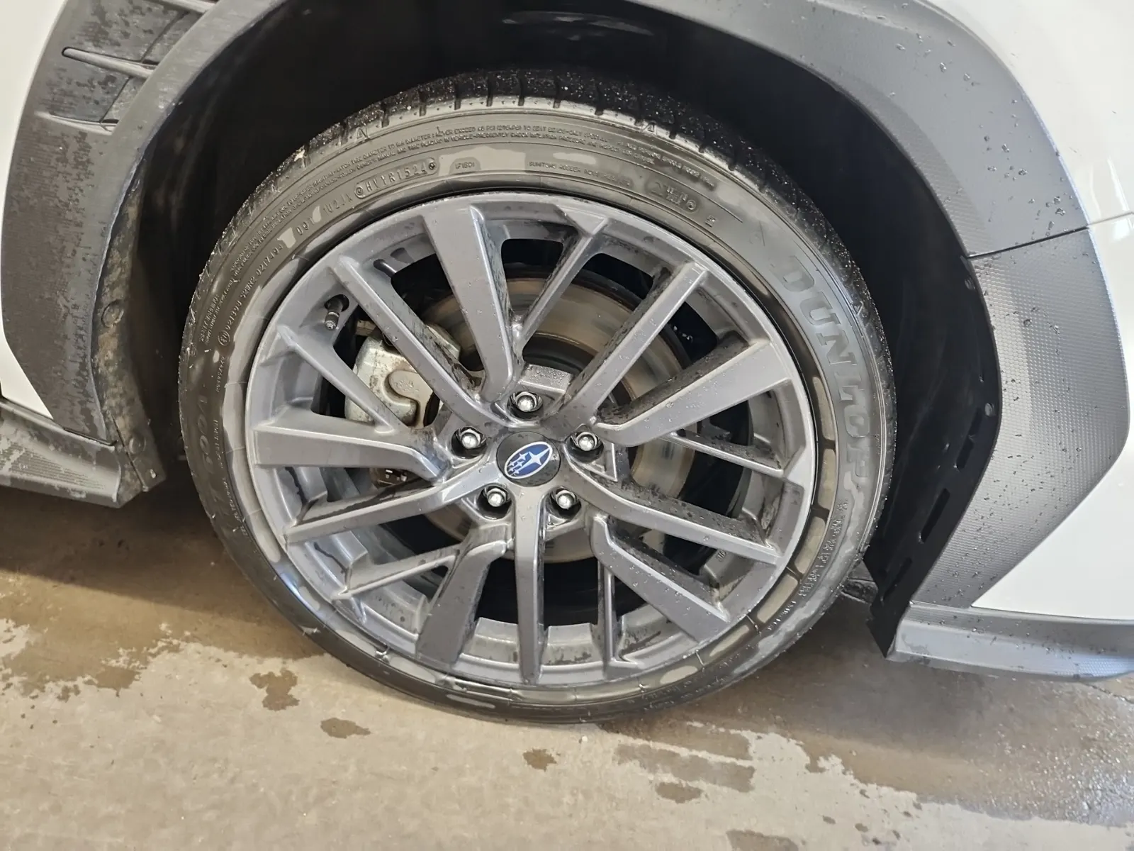 Right Front Wheel/Tire Photo