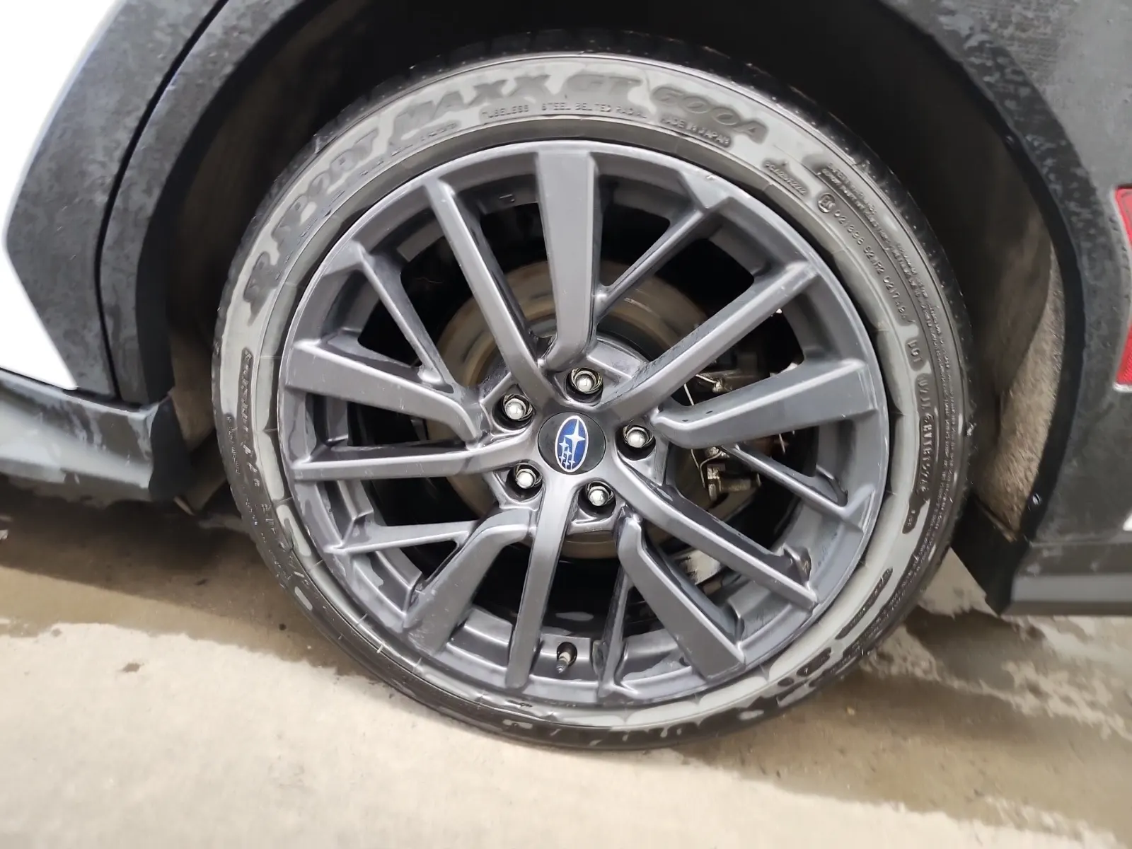 Left Rear Wheel/Tire Photo