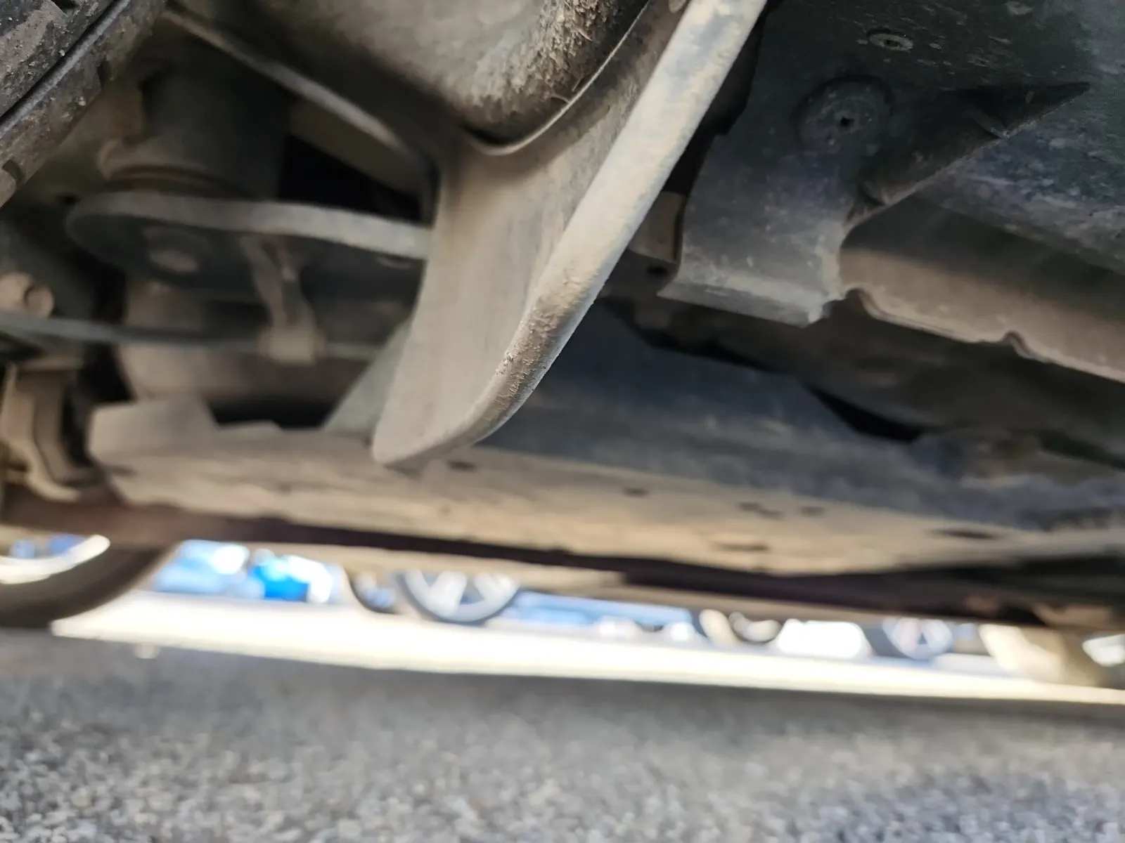 Undercarriage - Passenger Photo