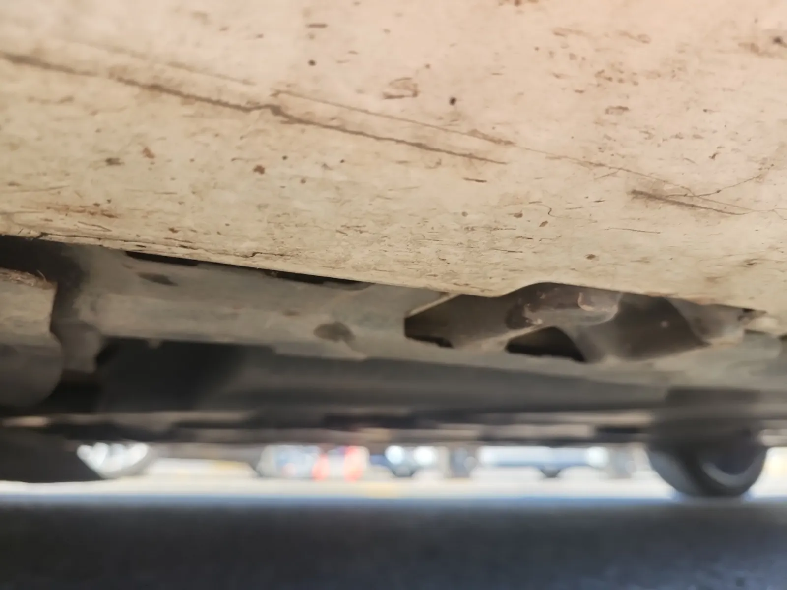 Undercarriage - Driver Photo