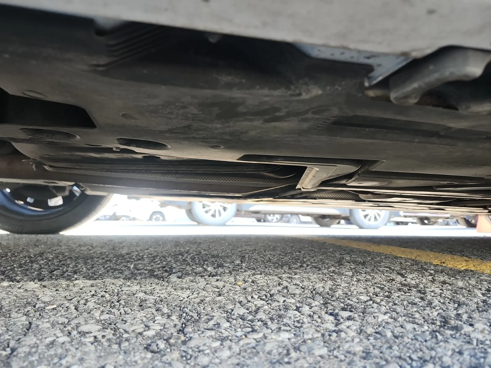 Undercarriage - Passenger Photo