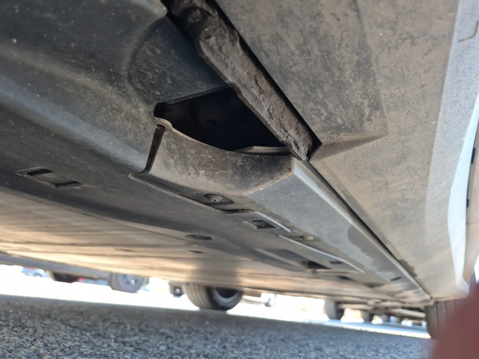 Undercarriage - Passenger Photo