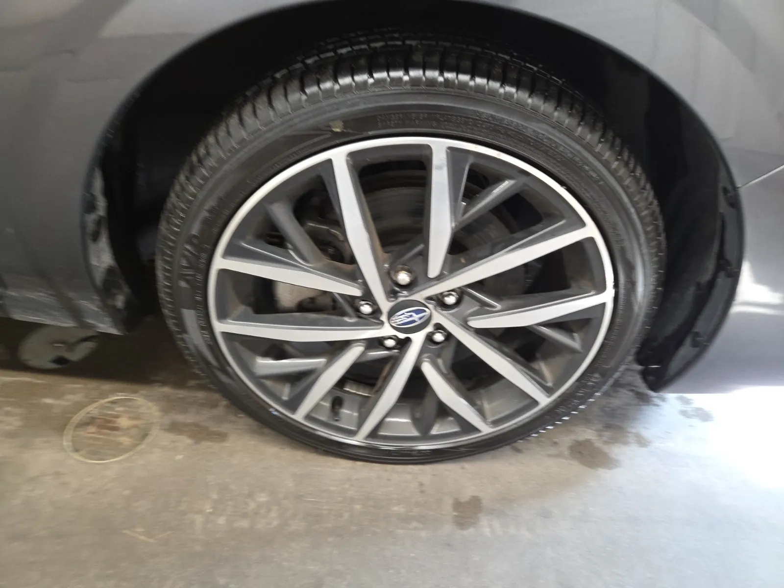 Right Front Wheel/Tire Photo