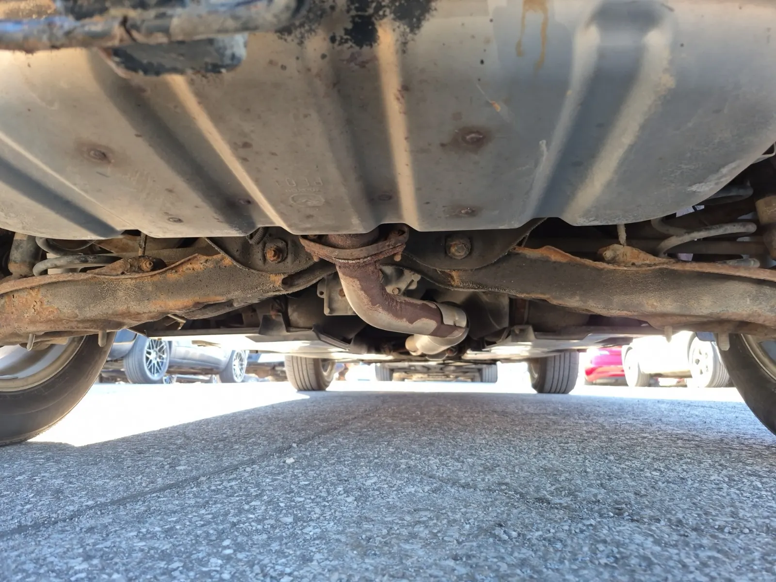Undercarriage - Rear Photo