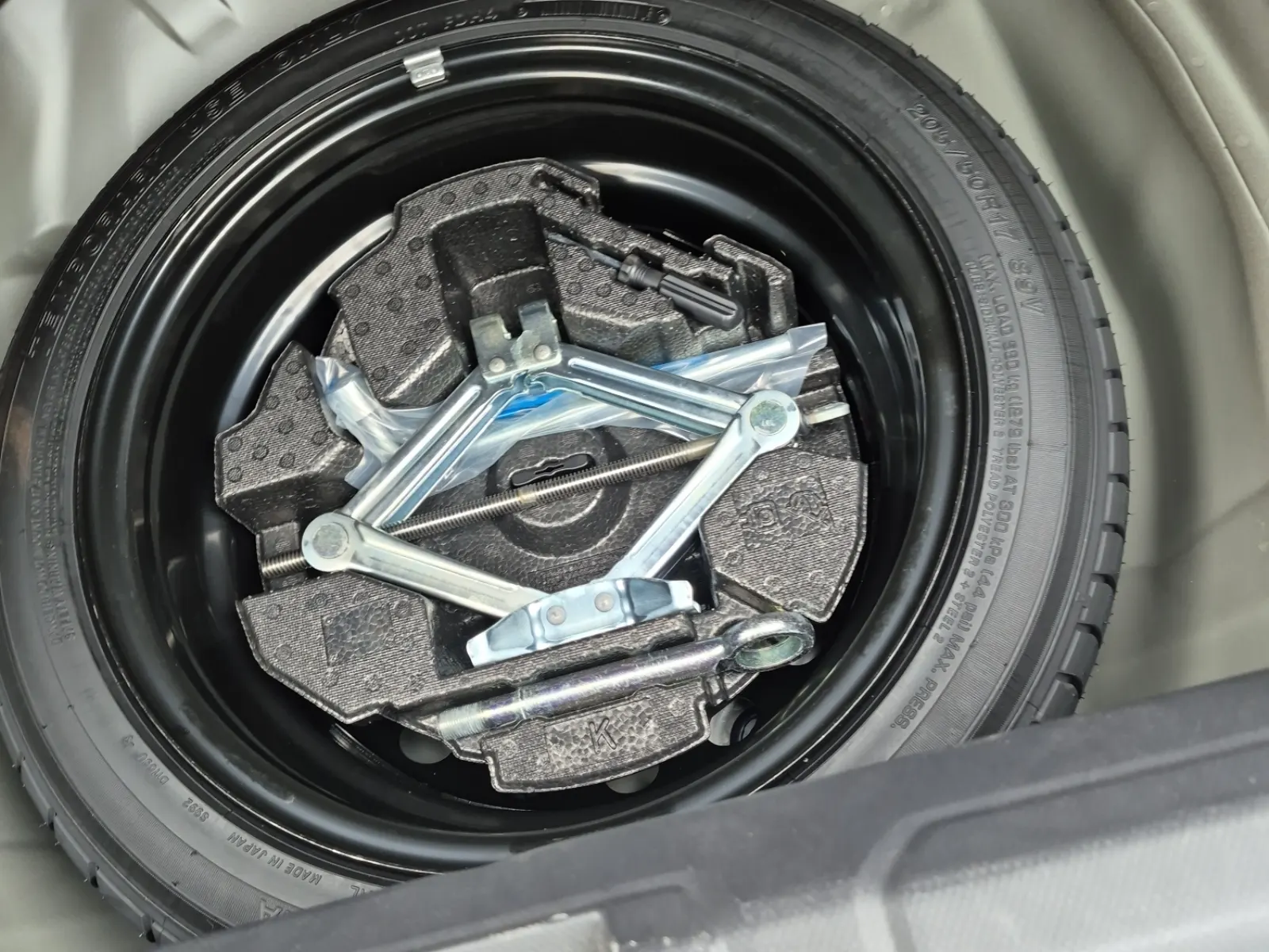 Spare Tire & Wheel Photo