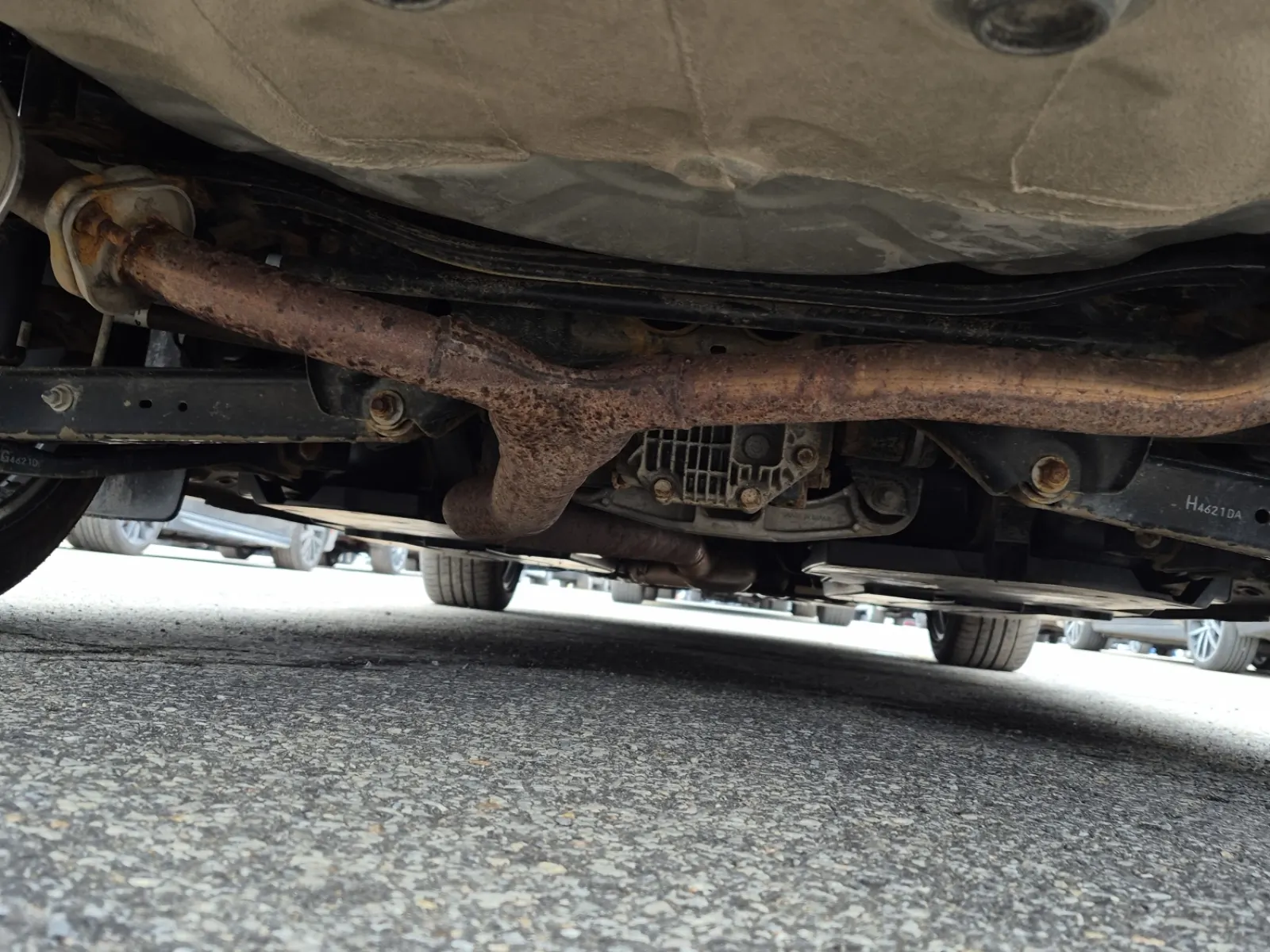 Undercarriage - Rear Photo