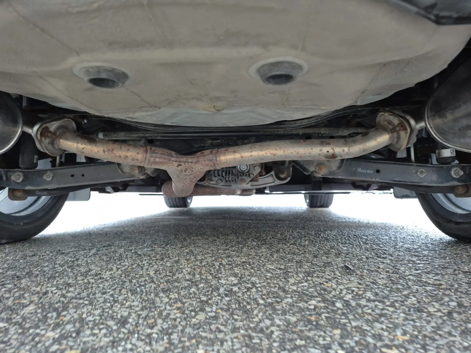 Undercarriage - Rear Photo