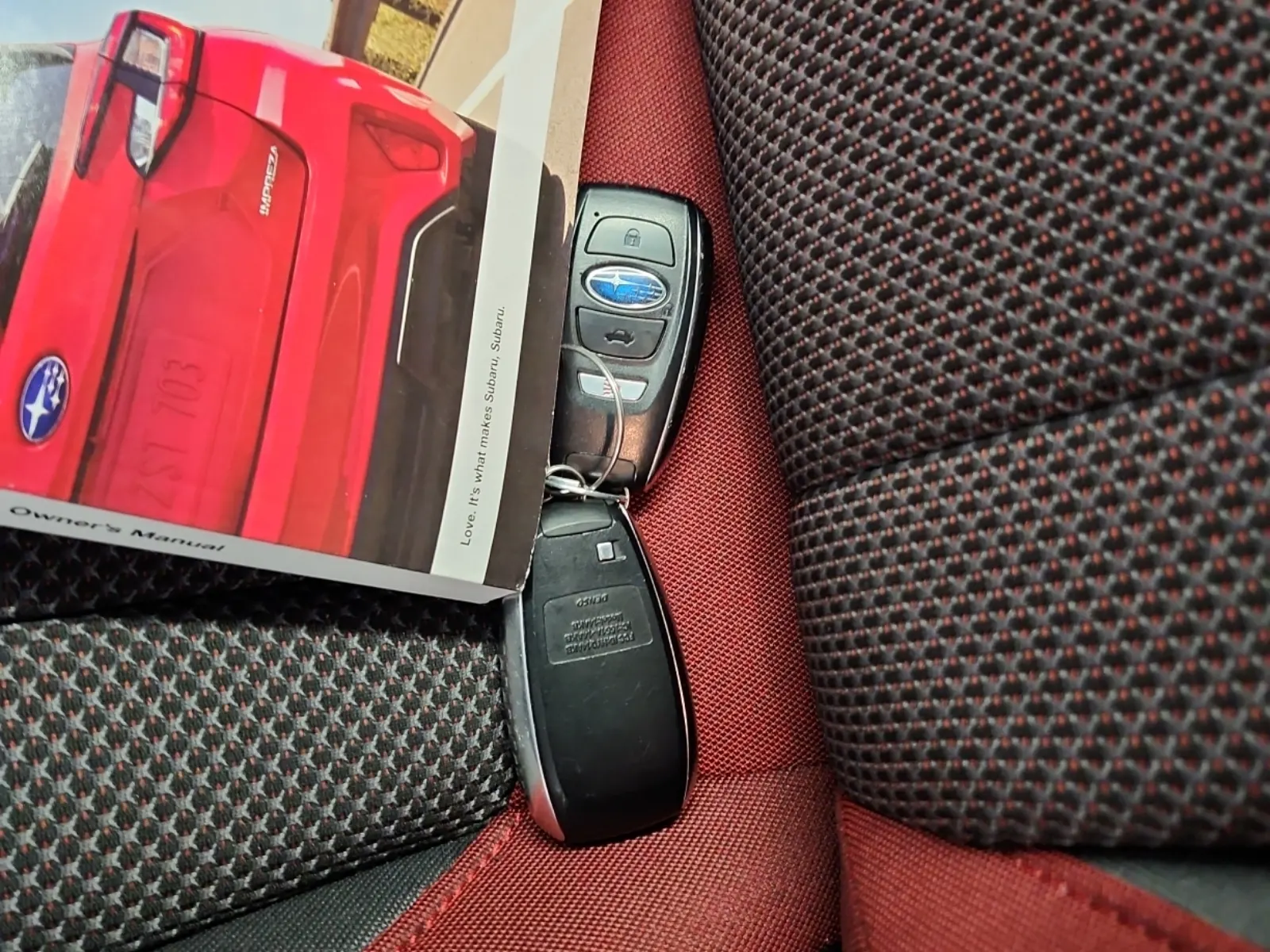 Keys/Fobs/Manual Photo