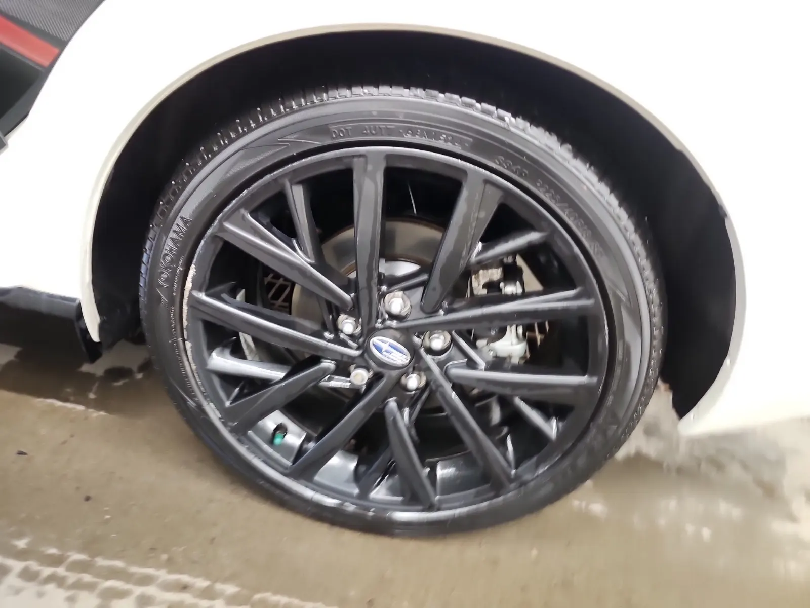 Left Rear Wheel/Tire Photo