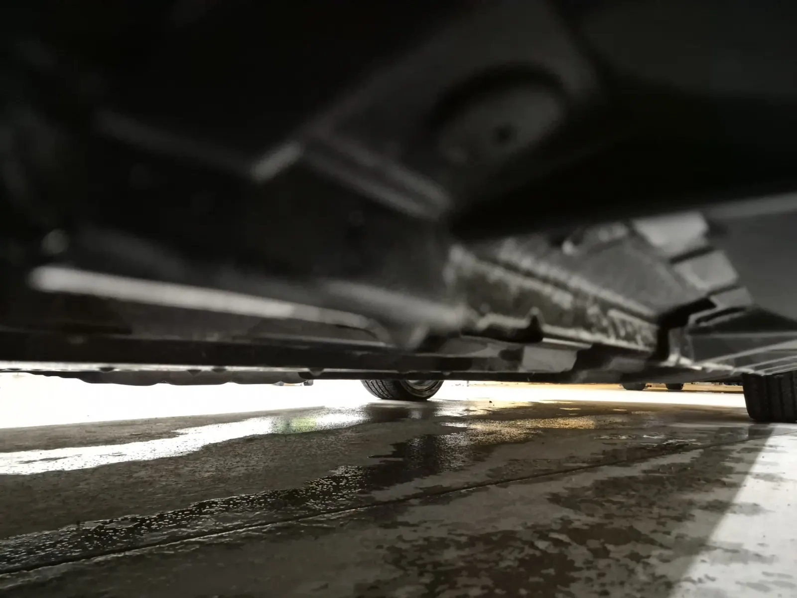Undercarriage - Passenger Photo