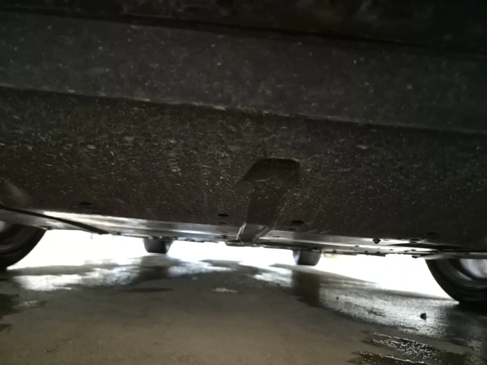 Undercarriage - Front Photo