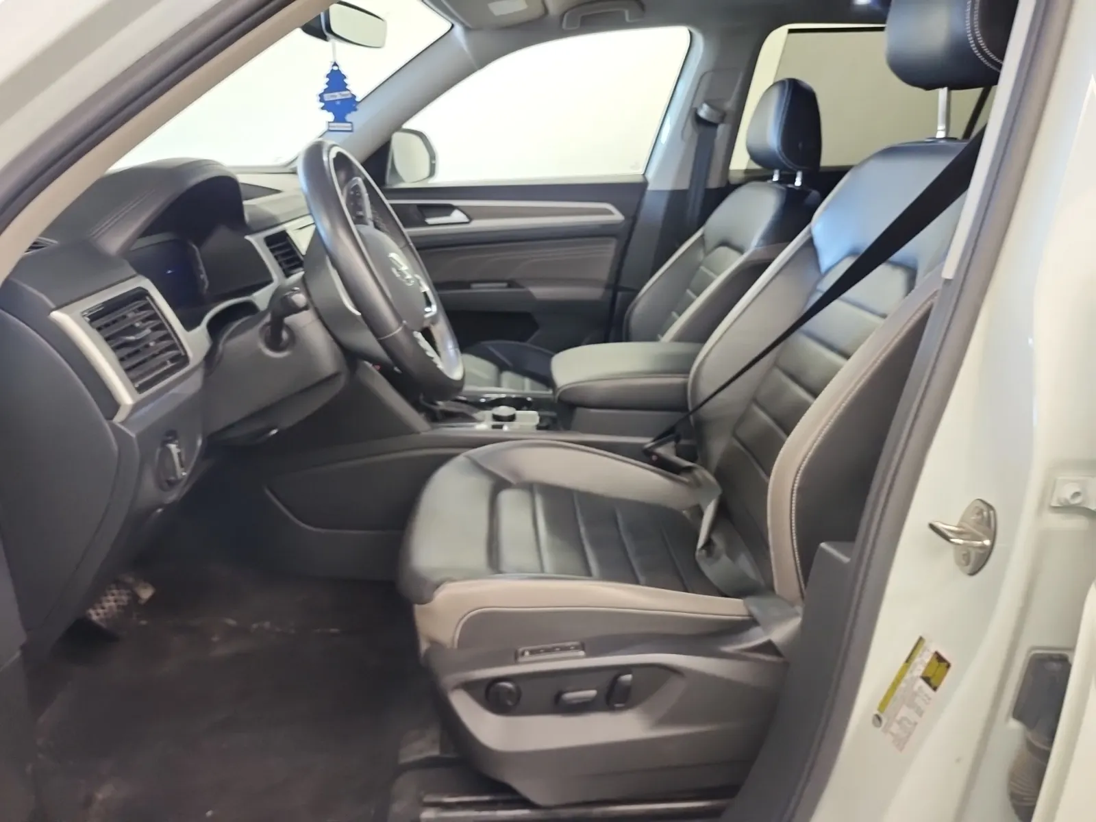 Front Interior Photo