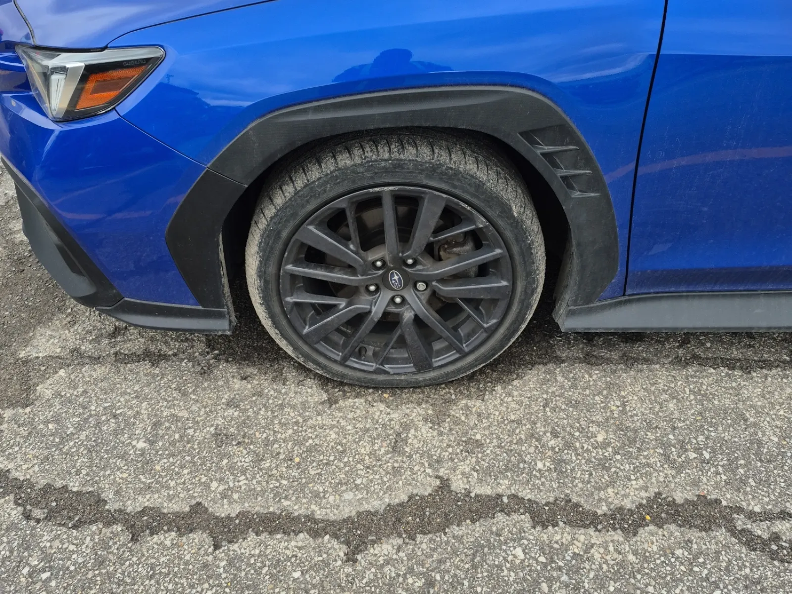Front driver wheel/tire photo