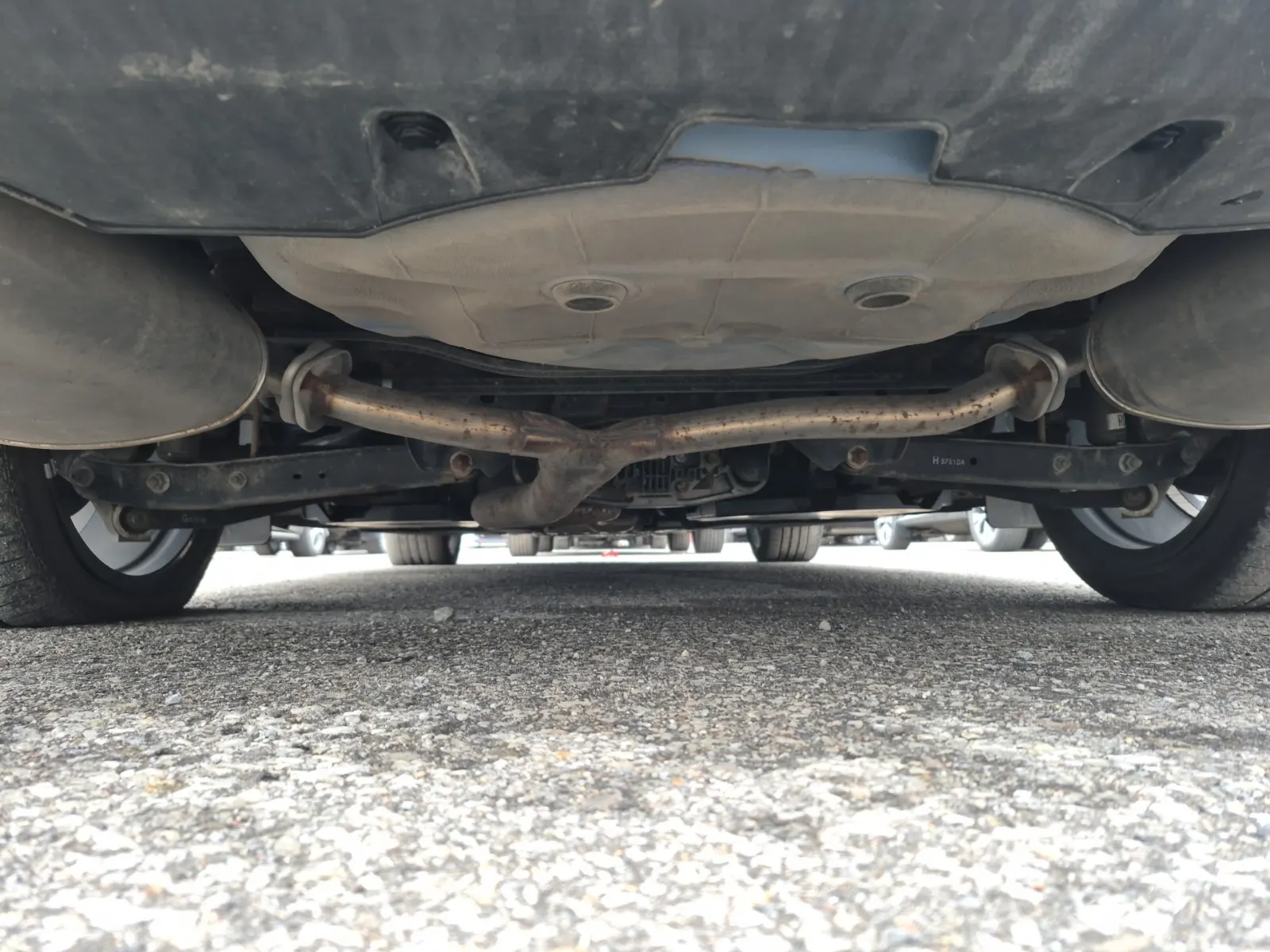 Undercarriage - Rear Photo