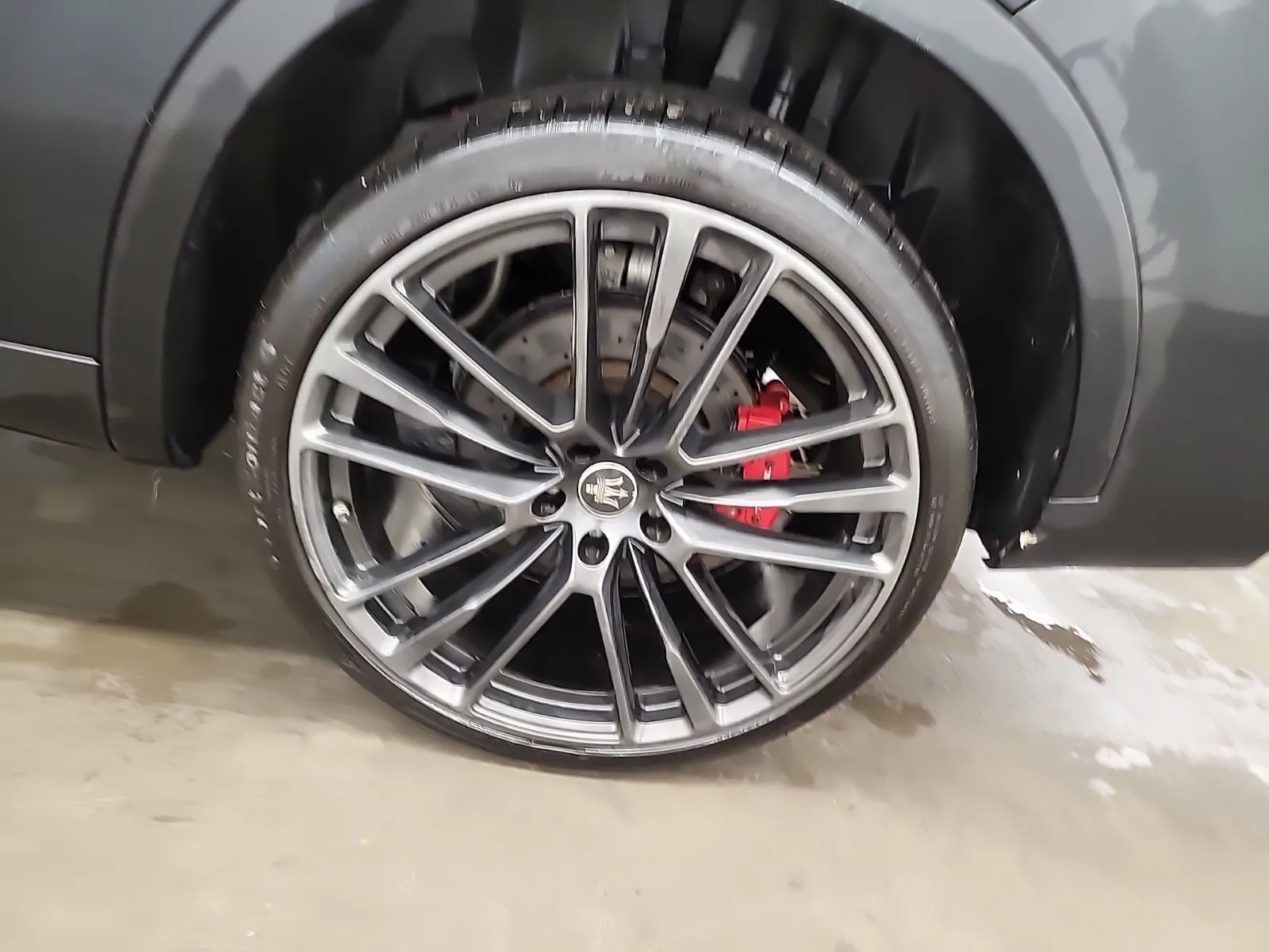 Left Rear Wheel/Tire Photo