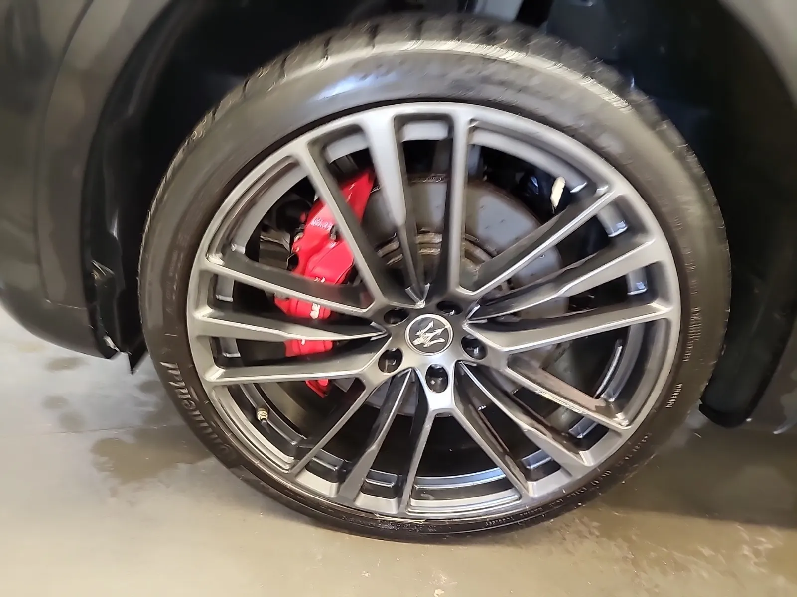 Front driver wheel/tire photo