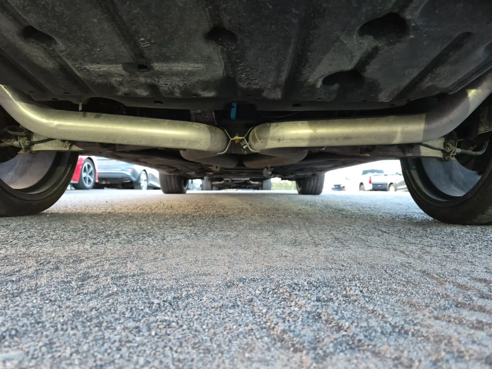 Undercarriage - Rear Photo