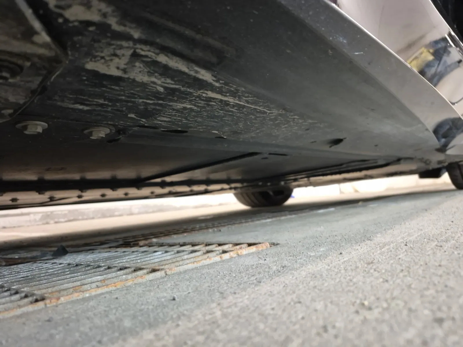 Undercarriage - Driver Photo