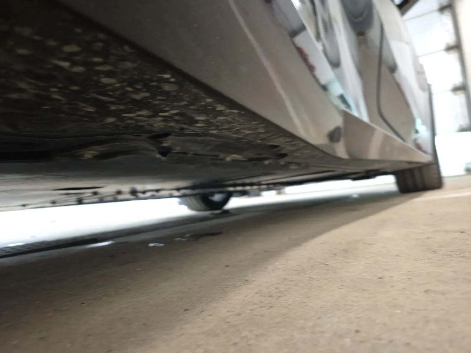 Undercarriage - Passenger Photo