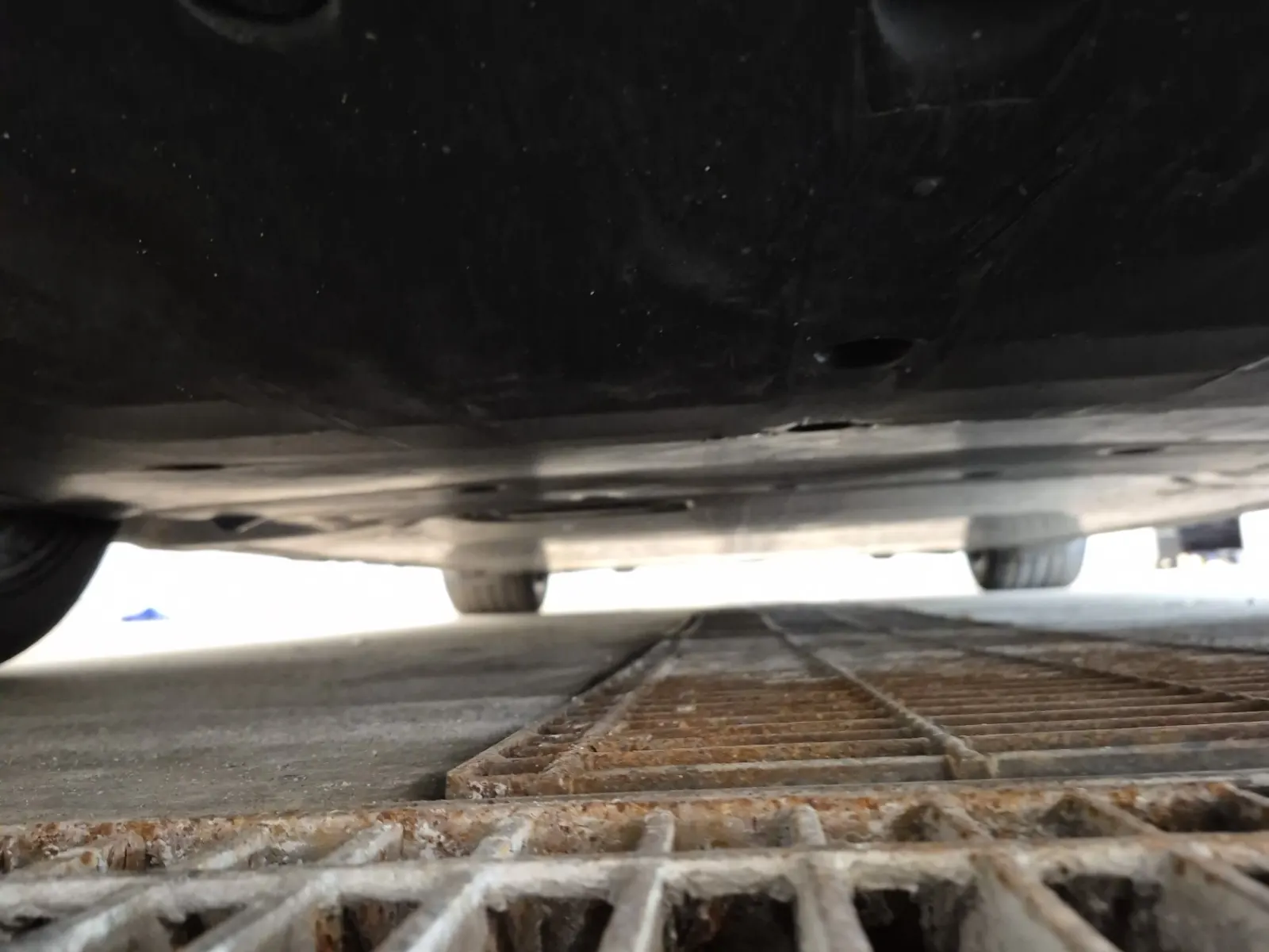 Undercarriage - Front Photo